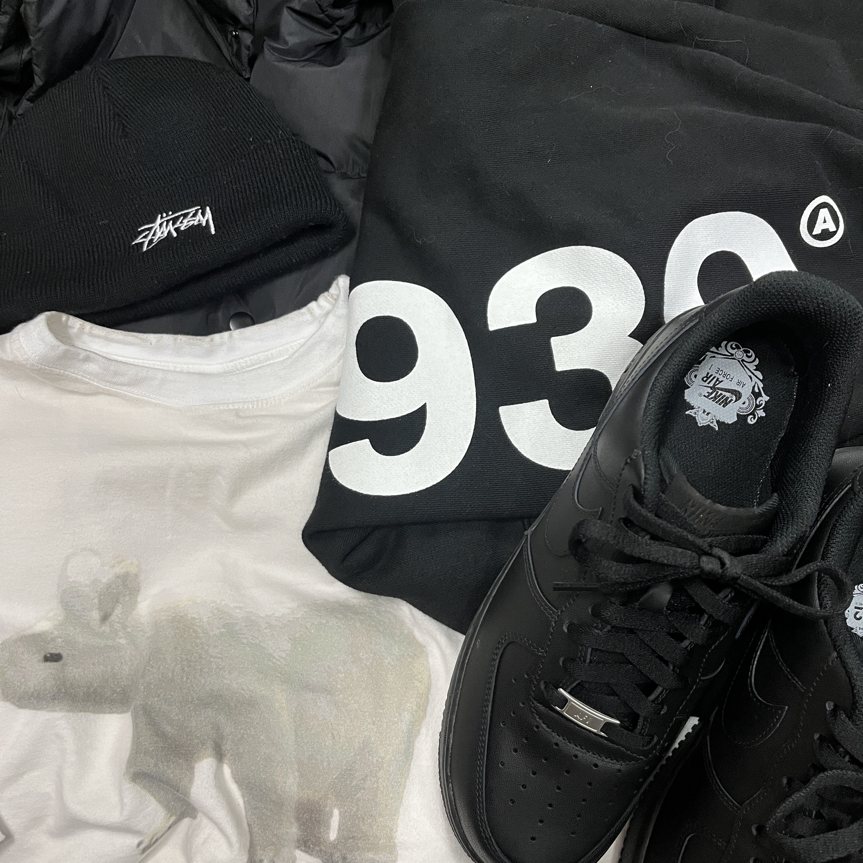 Nike Air Force 1 '07 Low Triple Black 착용 스타일 - 2