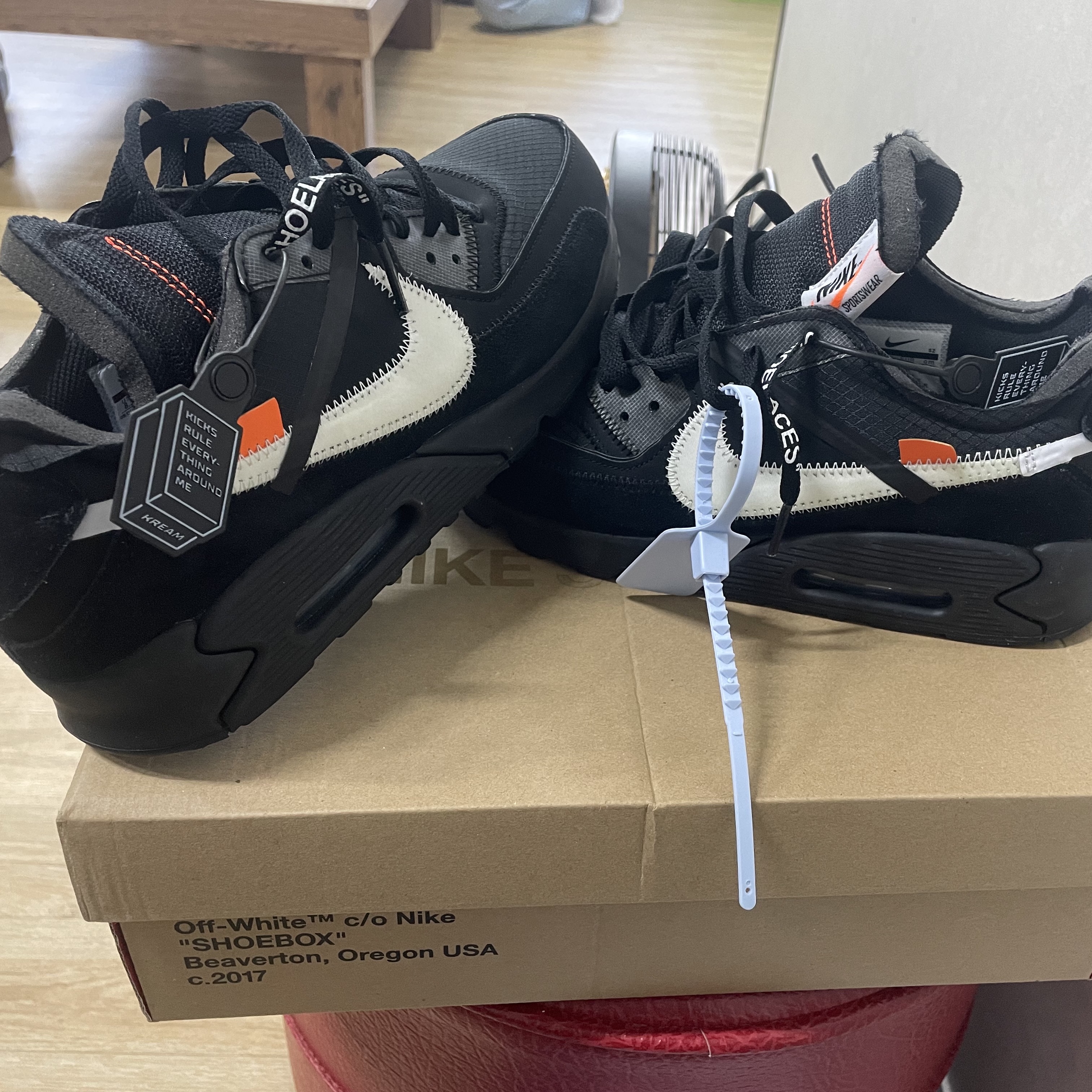 Nike x Off-White Air Max 90 V2 Black White 착용 스타일