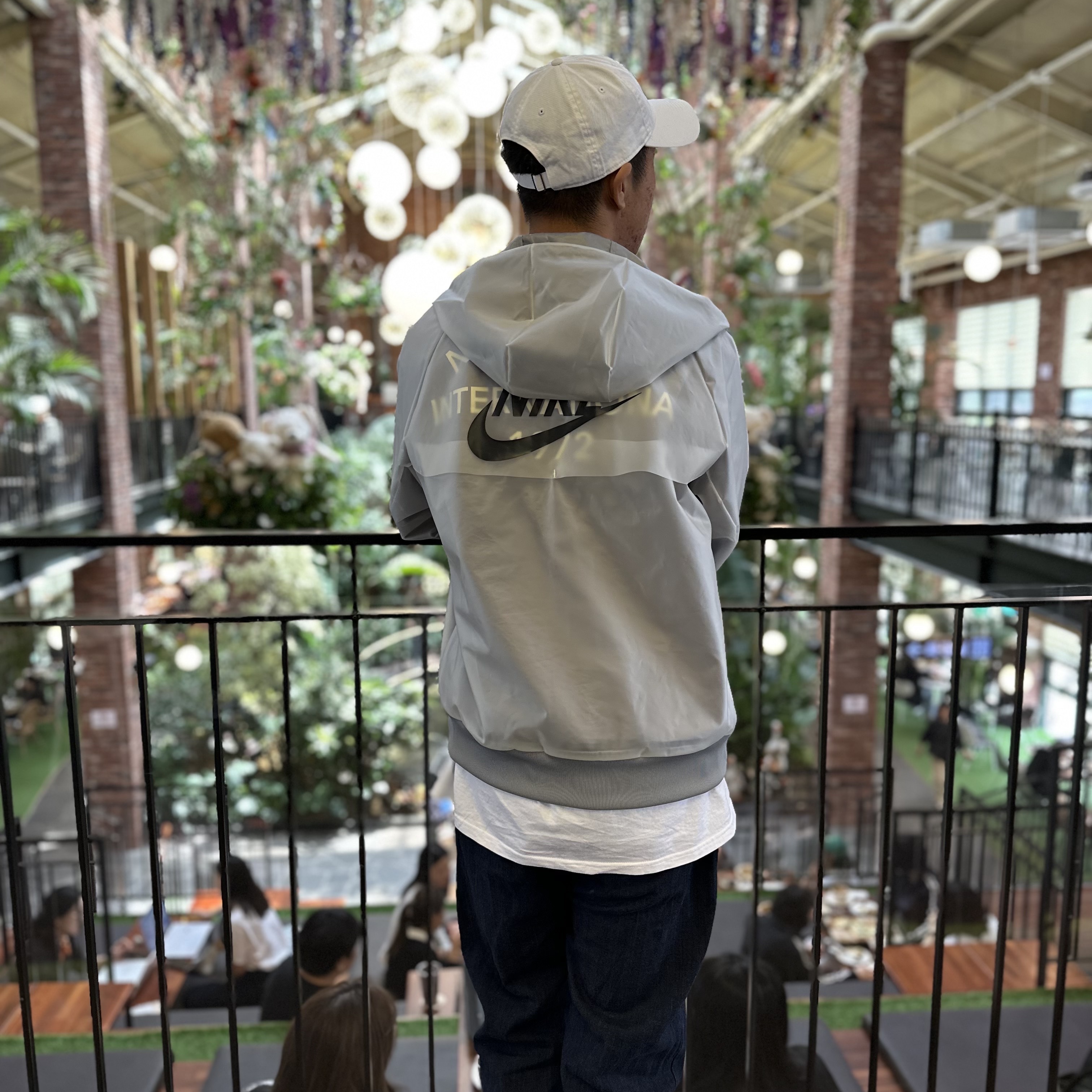 Nike NSW Windrunner Circa 50 Lined Jacket Particle Grey - US/EU, Nike Heritage 86 Futura Washed Cap White 착용 스타일 - 2