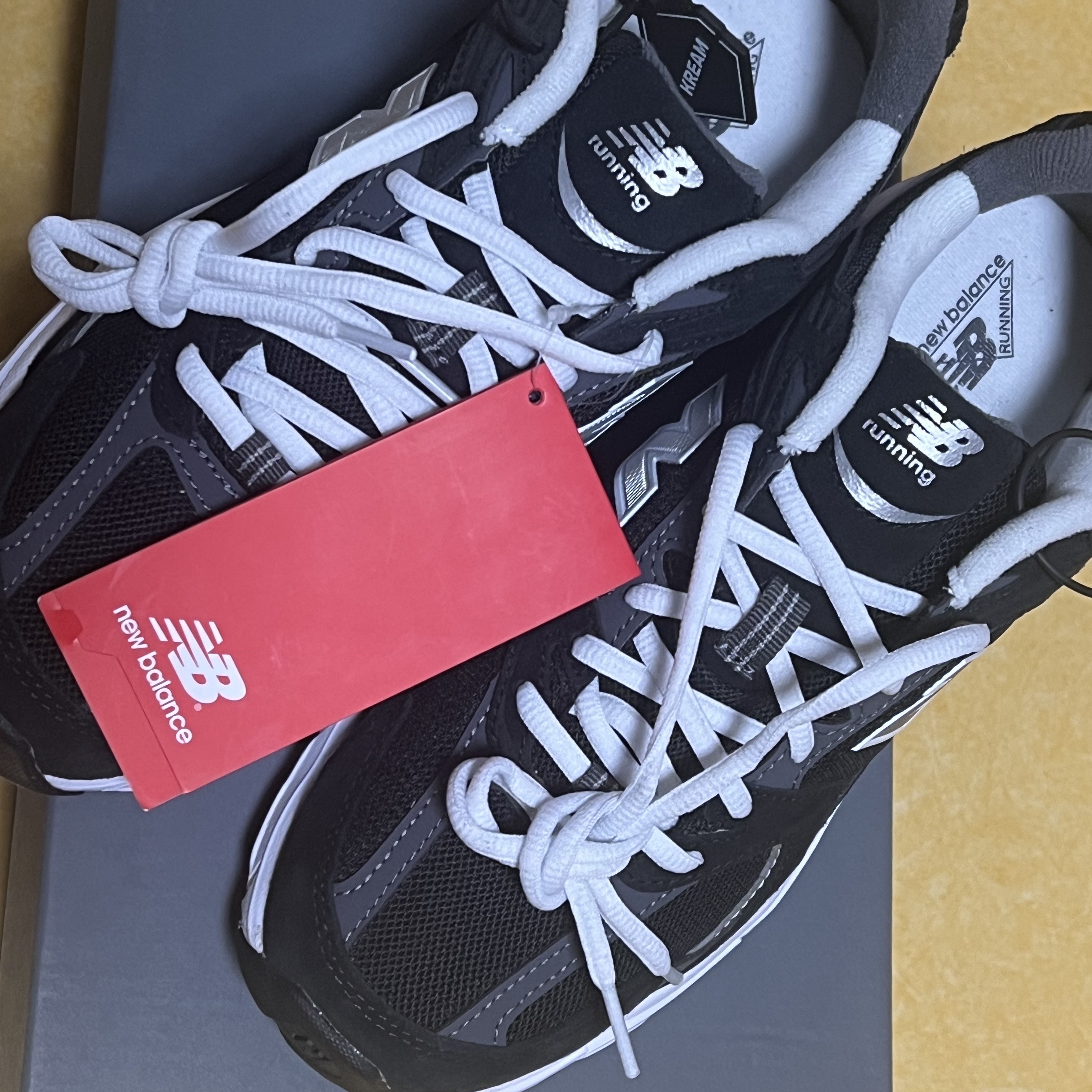 New Balance 530 Classic Black 착용 스타일