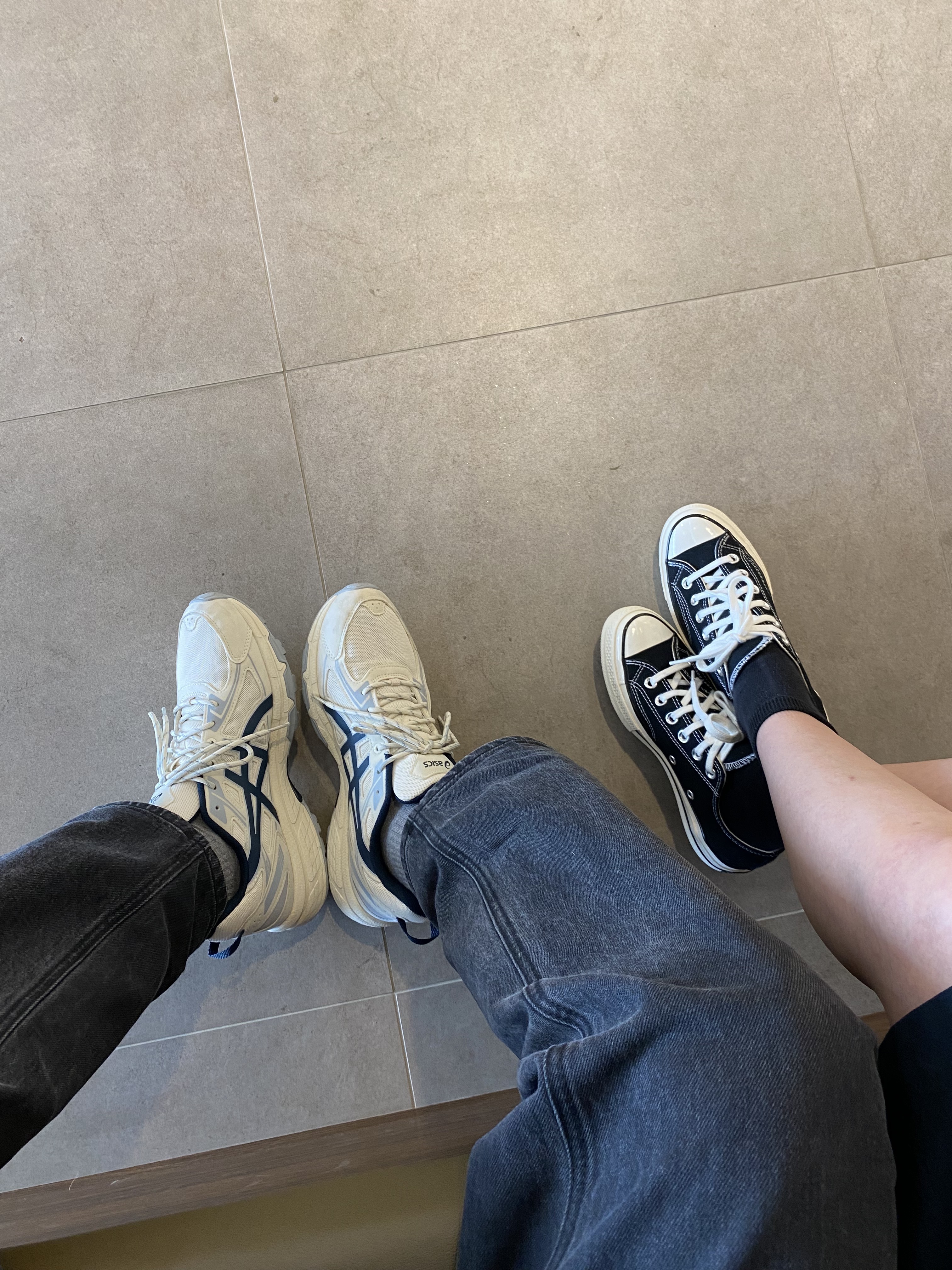 Asics Gel-Venture 6 SPS Birch French Blue, Converse Chuck 70 Ox Black - Standard 착용 스타일