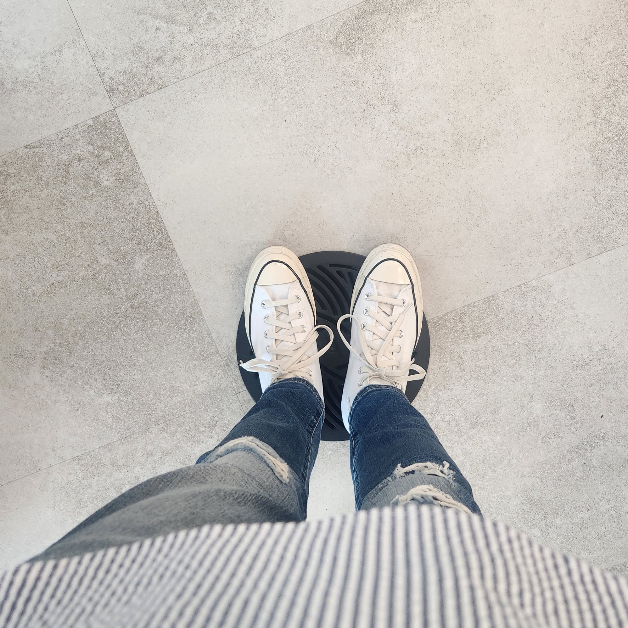 Converse Chuck 70 Black Pinstripe White 착용 스타일