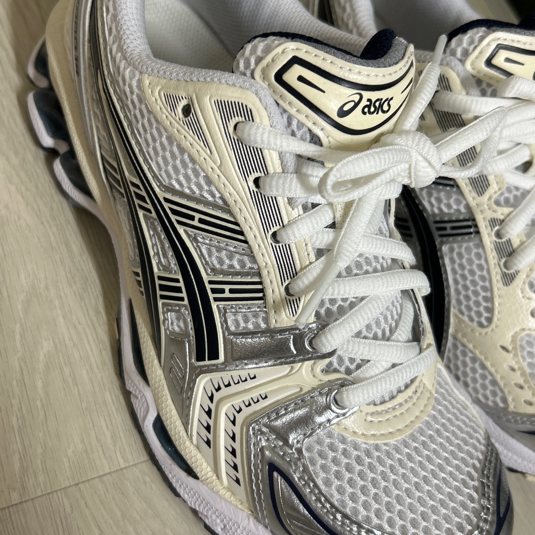 (W) Asics Gel-Kayano 14 White Midnight 착용 스타일