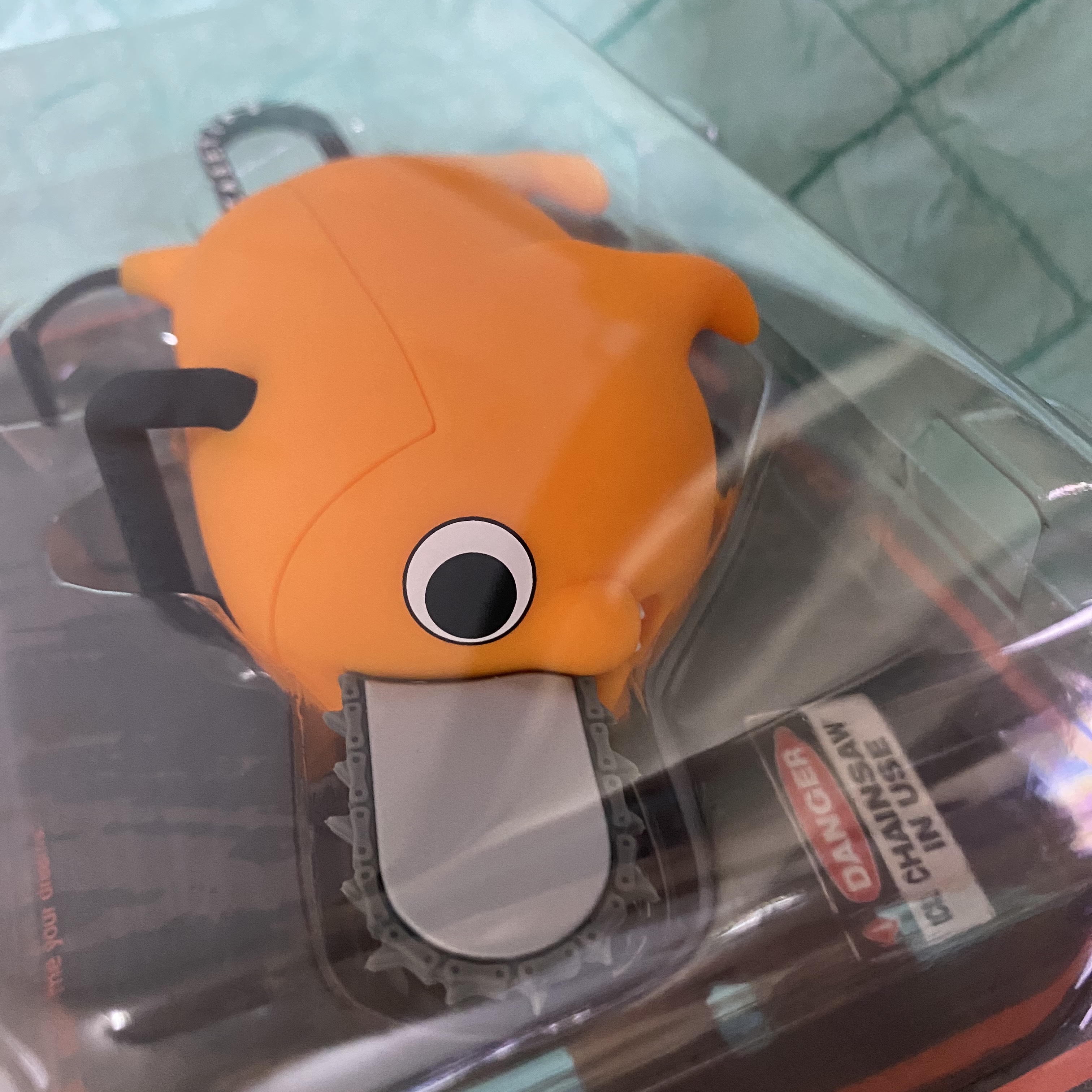 Casetify x Chainsaw Man Pochita Collectible AirPods Pro 1st/2nd Gen Case 착용 스타일 - 1