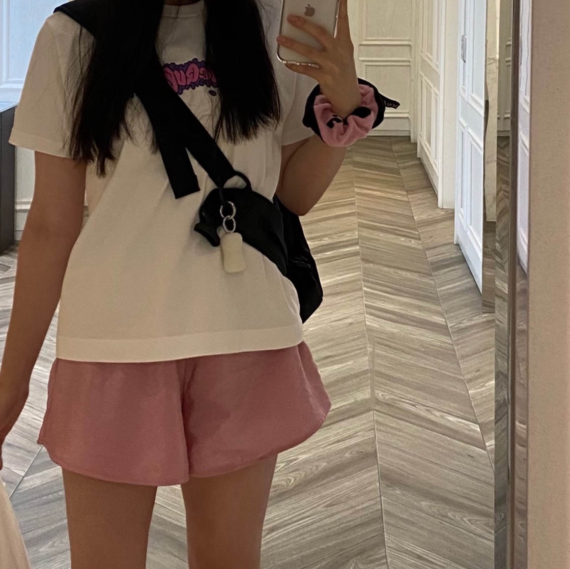 (W) Jacquemus Le T-shirt Desenho Logo Print Marguerite White 착용 스타일