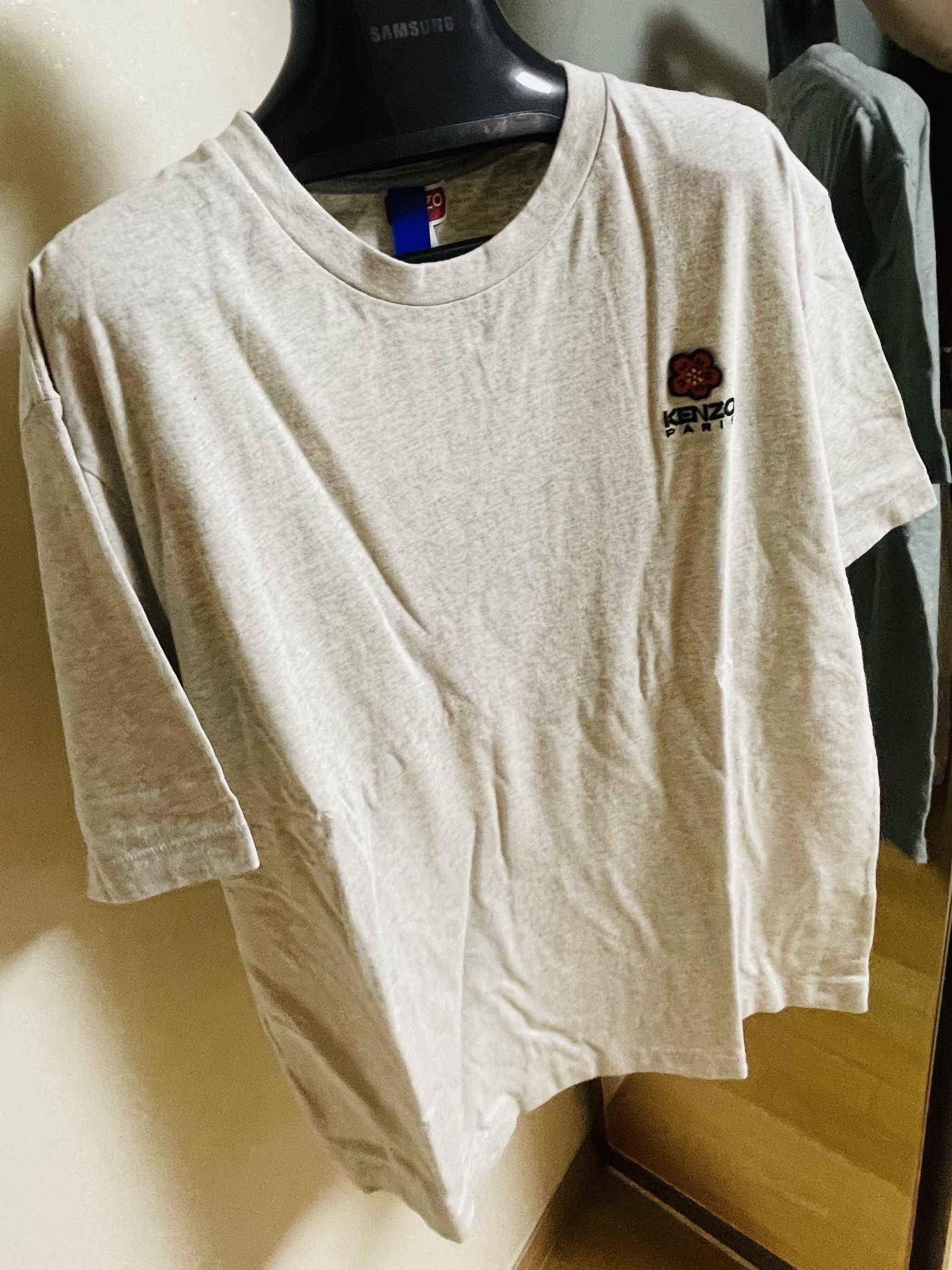 Kenzo Boke Flower Crest T-Shirt Pale Grey 착용 스타일