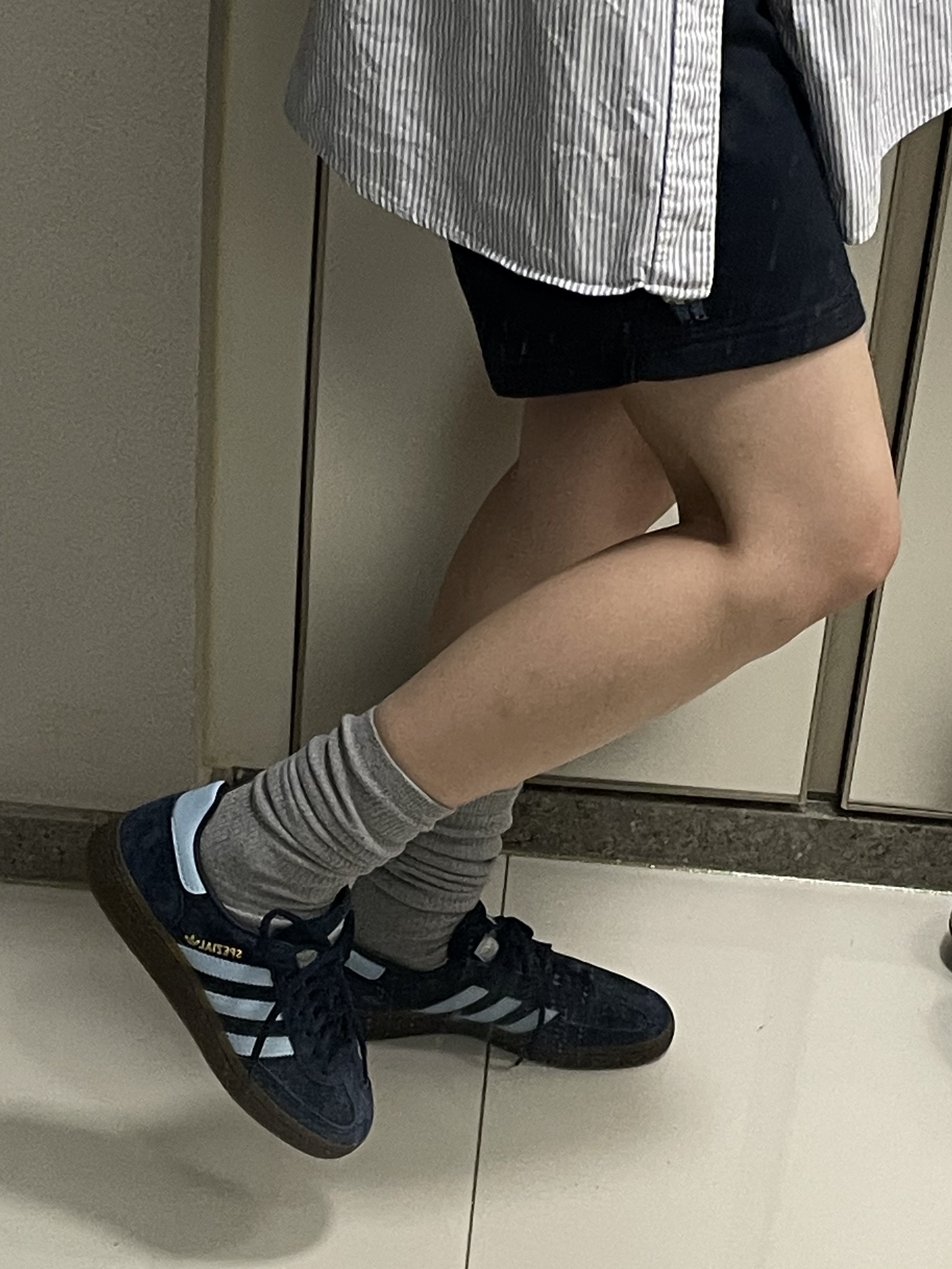 Adidas Spezial Handball Collegiate Navy 착용 스타일 - 3