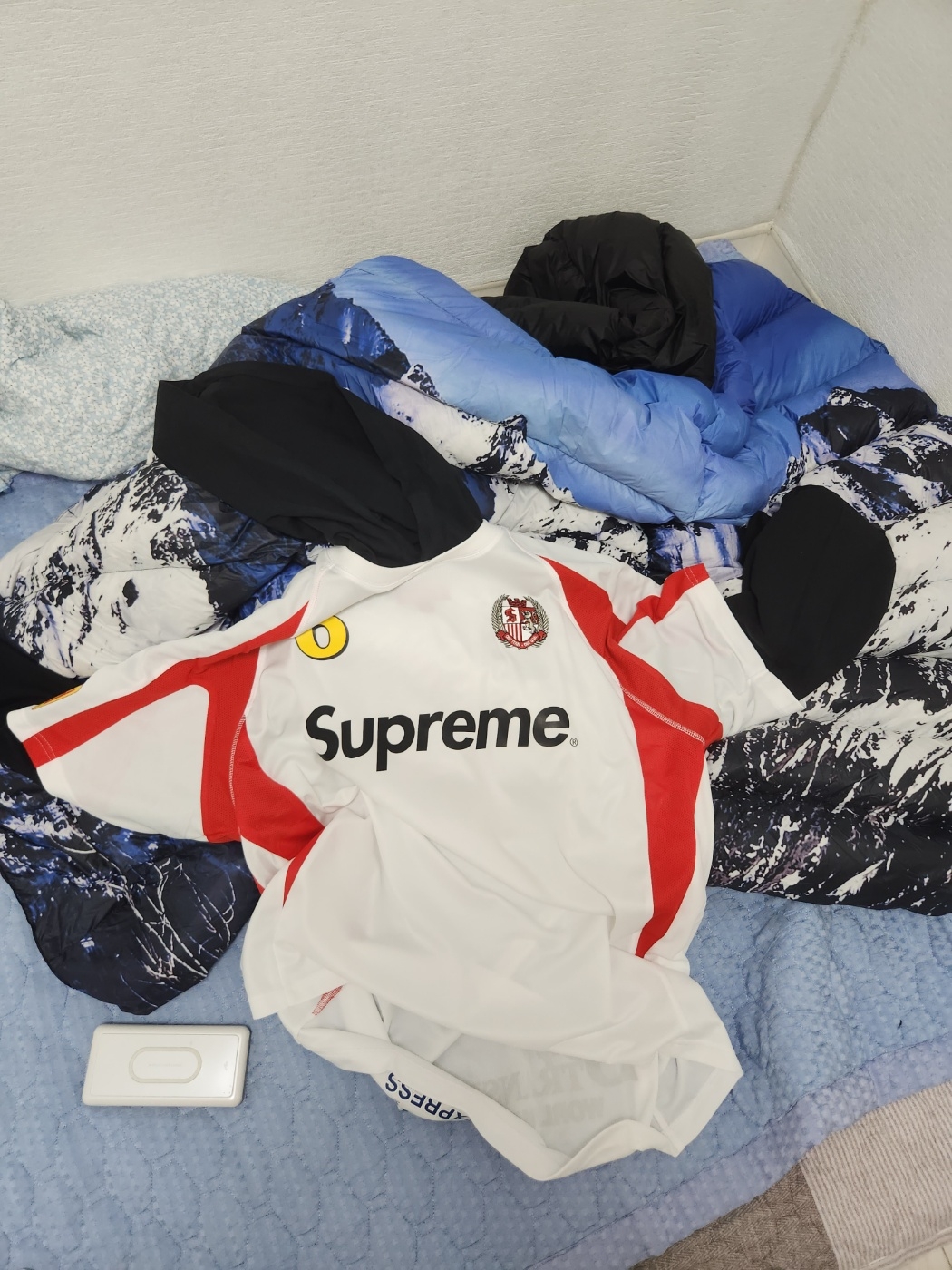 Supreme Hooded Soccer Jersey White - 23FW 착용 스타일