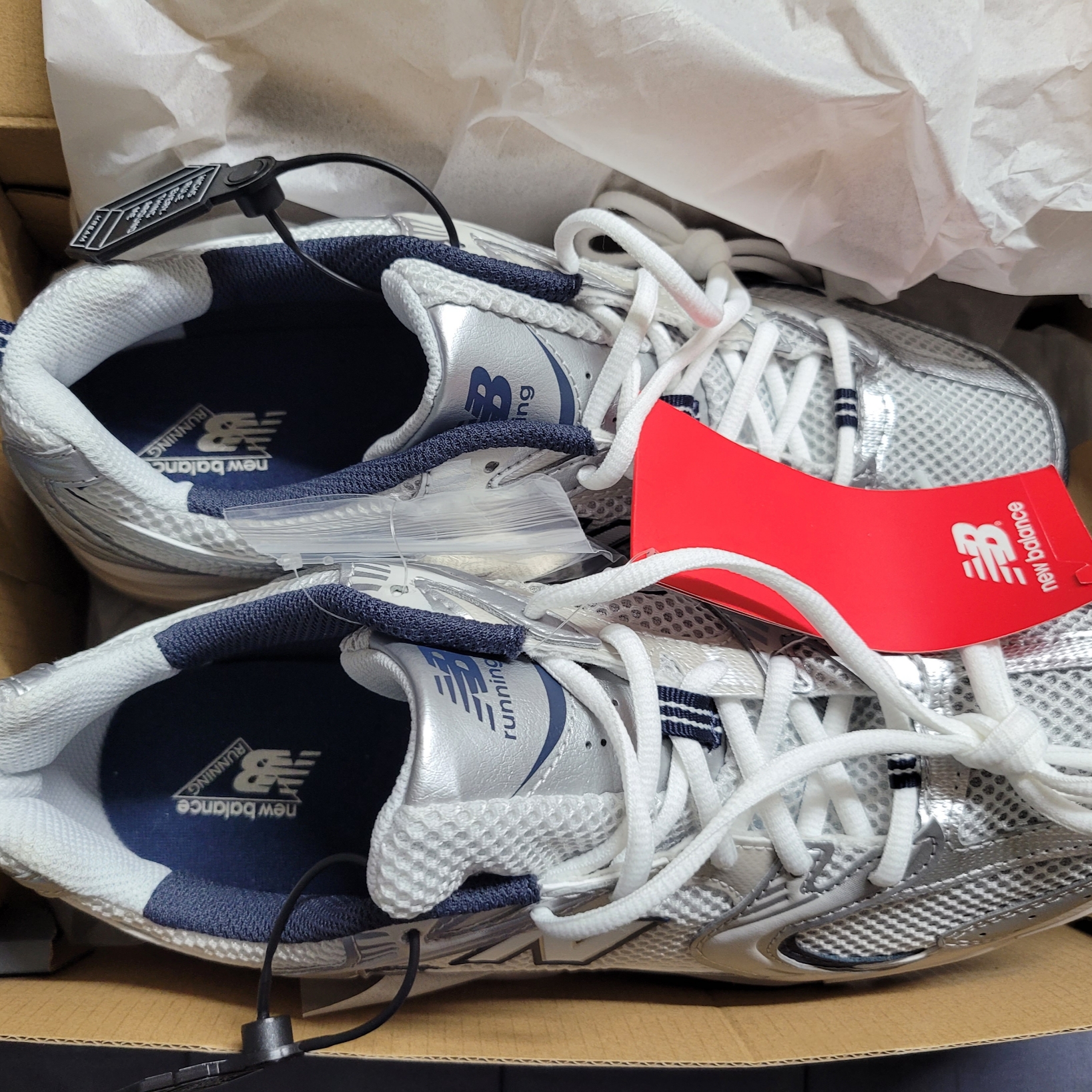 New Balance 530 Steel Grey 착용 스타일