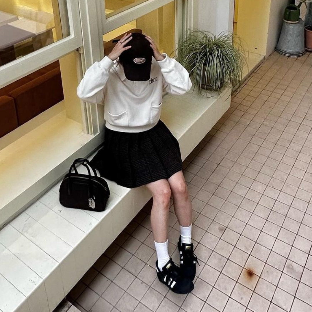 Adidas Superstar Core Black White 착용 스타일 - 4