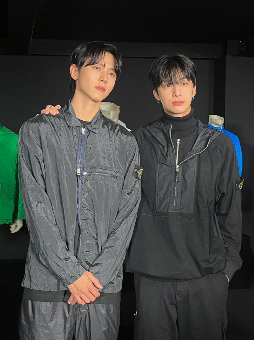 Stone Island 12321 Nylon Metal Garment Dyed Packable Overshirt Olive Green - 22SS, Stone Island 10919 Nylon Metal in Econyl Regenerated Nylon Overshirt Black -23SS 착용 스타일 - 2