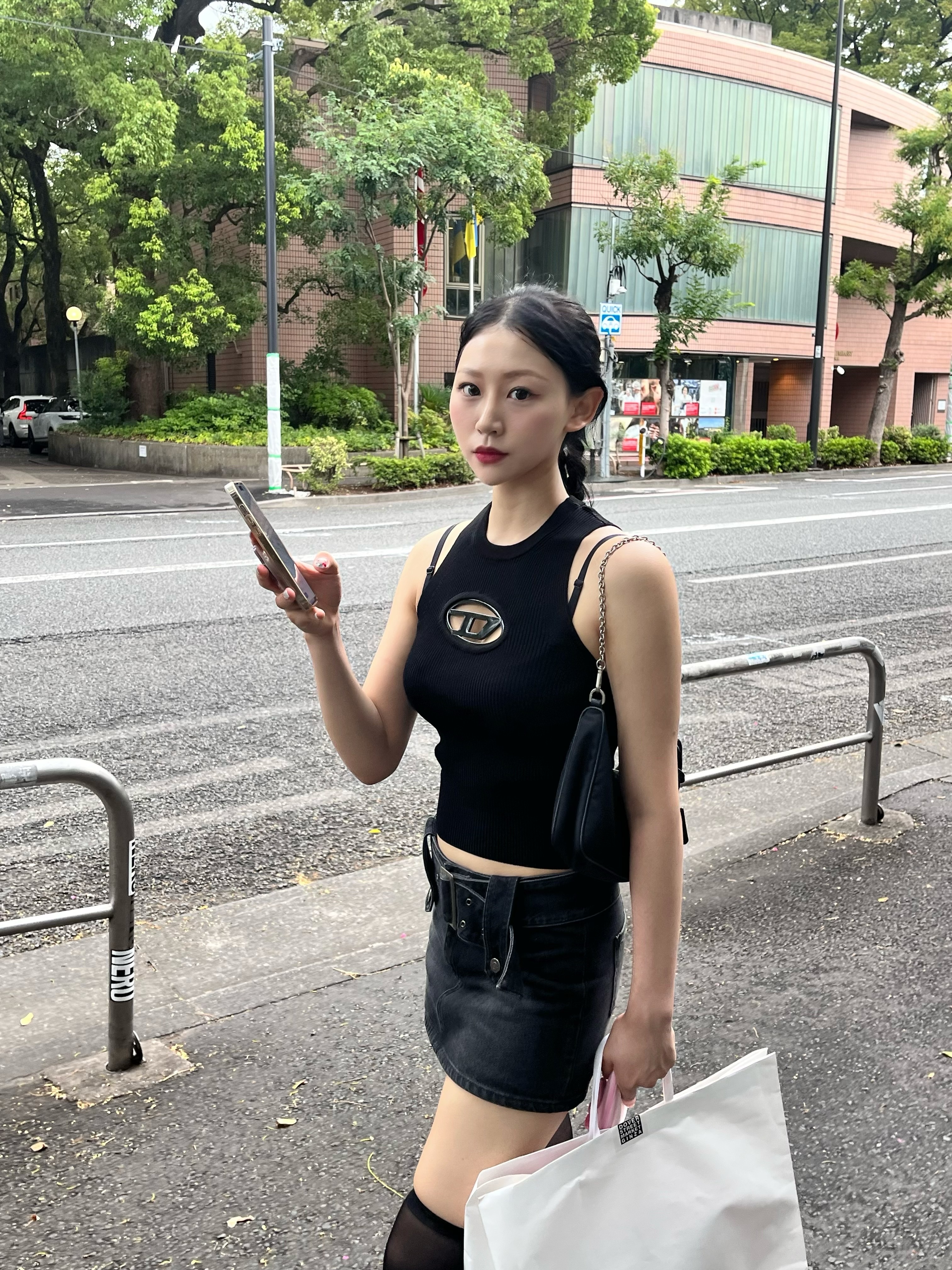 (W) Diesel M-Onerva-Top Cut-Out Knit Top with Logo Plaque Black Black, Prada Re-Edition 2005 Re-Nylon Shoulder Bag Black 착용 스타일 - 1