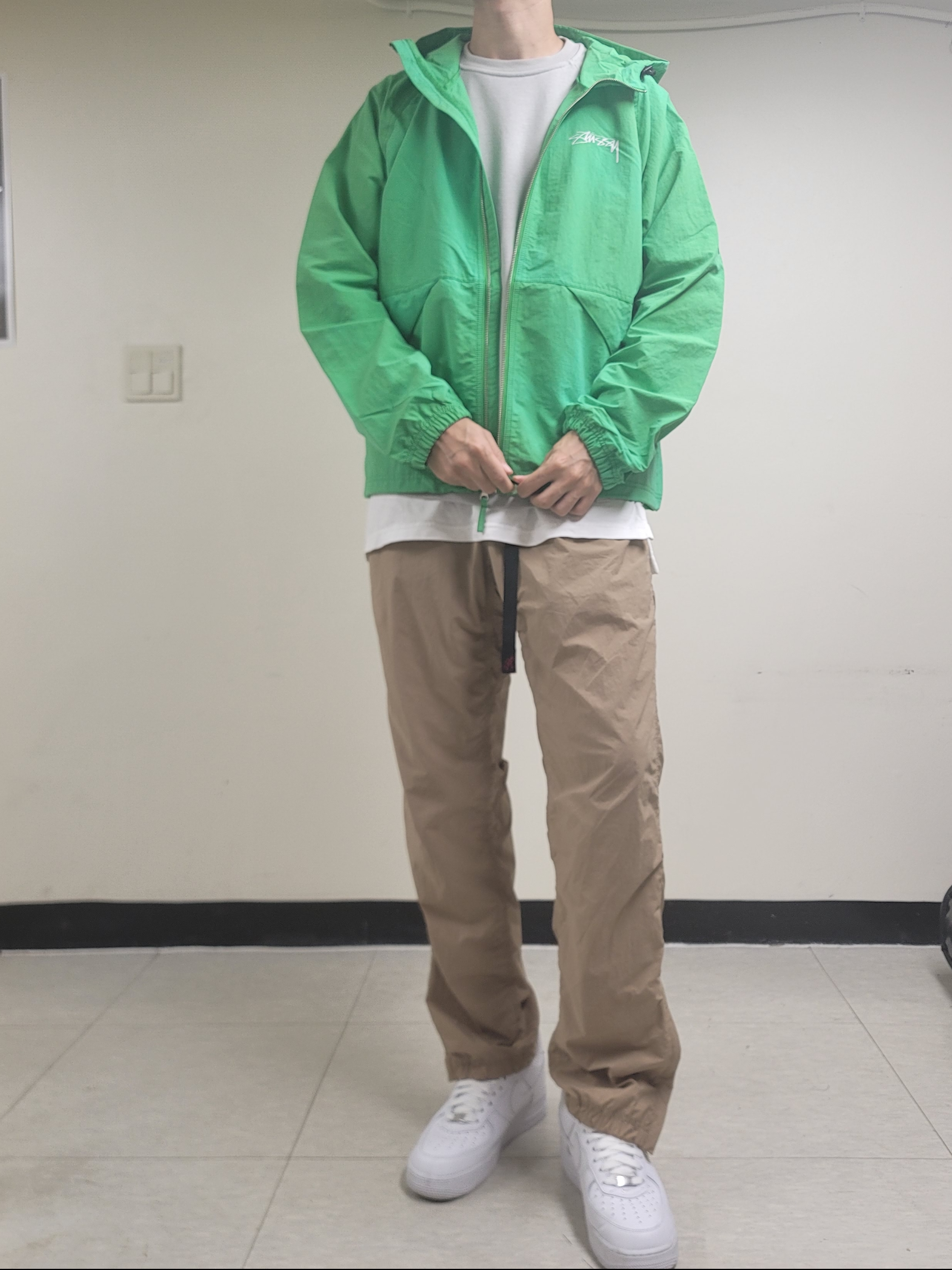 Stussy Wave Dye Beach Shell Jacket Green, Nike x Supreme Air Force 1 Low White 착용 스타일 - 3