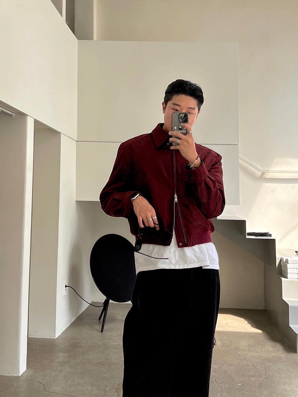 Haleine Padded 3D Detail Short Jacket Burgundy 착용 스타일 - 1