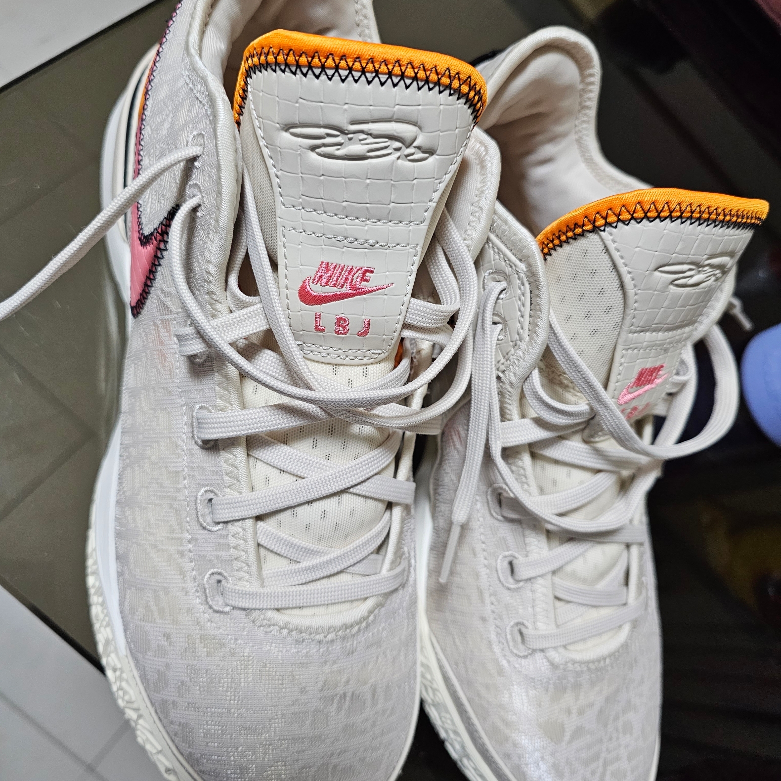 Nike LeBron NXXT Gen EP Light Orewood Brown 착용 스타일 - 1