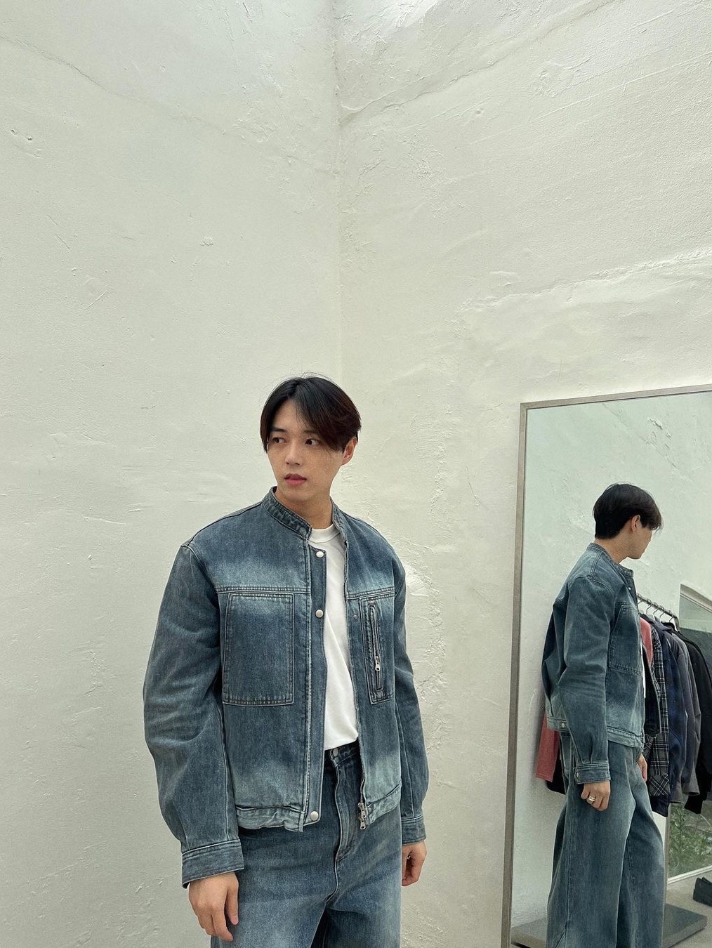 [KREAM 단독] Haleine Sand Blushed Denim Biker Jacket Ash Blue Oil 착용 스타일 - 2