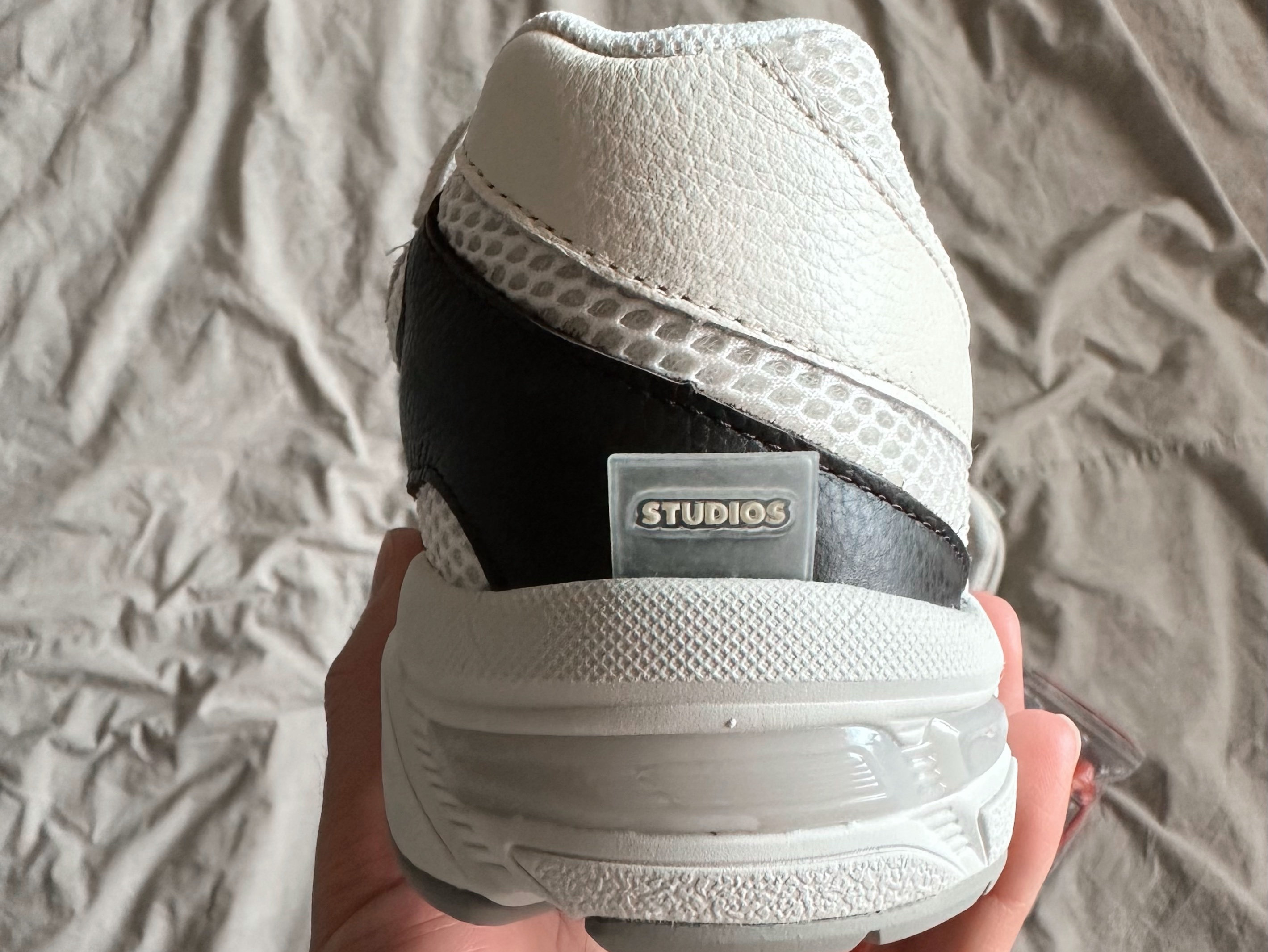 Asics x Hal Studios Gel-1130 MK-III Glacier 착용 스타일 - 4
