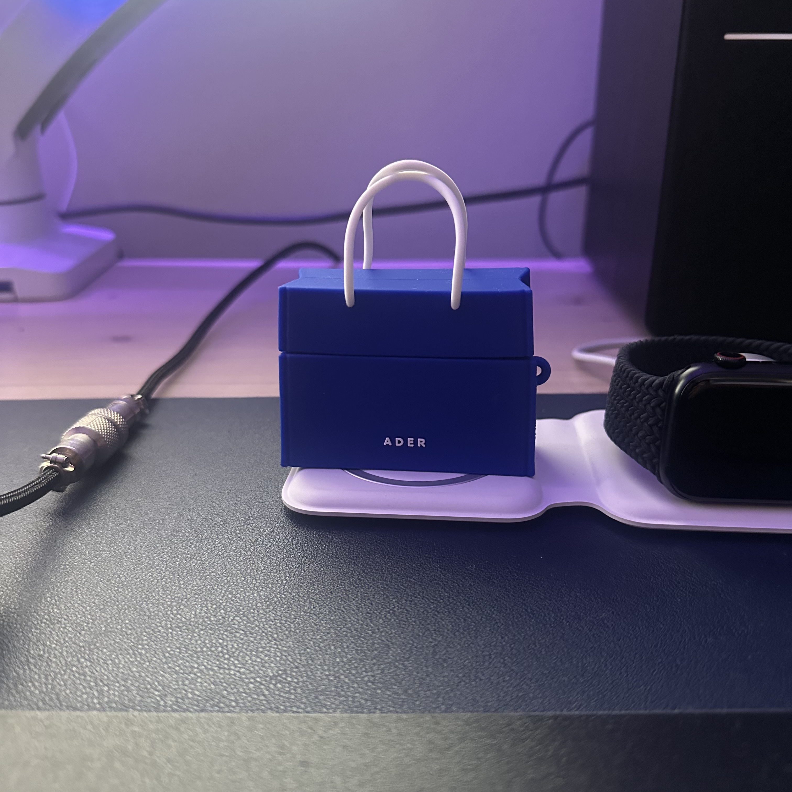 Ader Error Shopper Bag AirPods Pro Case Z-Blue 착용 스타일