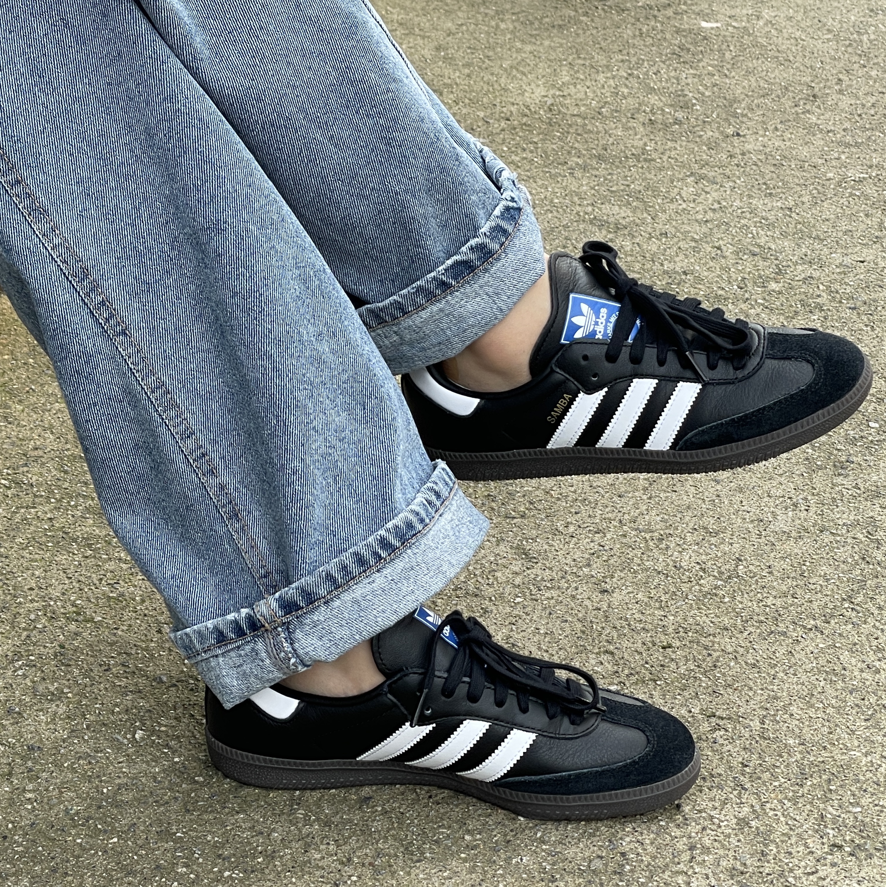 Adidas Samba OG Black White Gum 착용 스타일 - 3