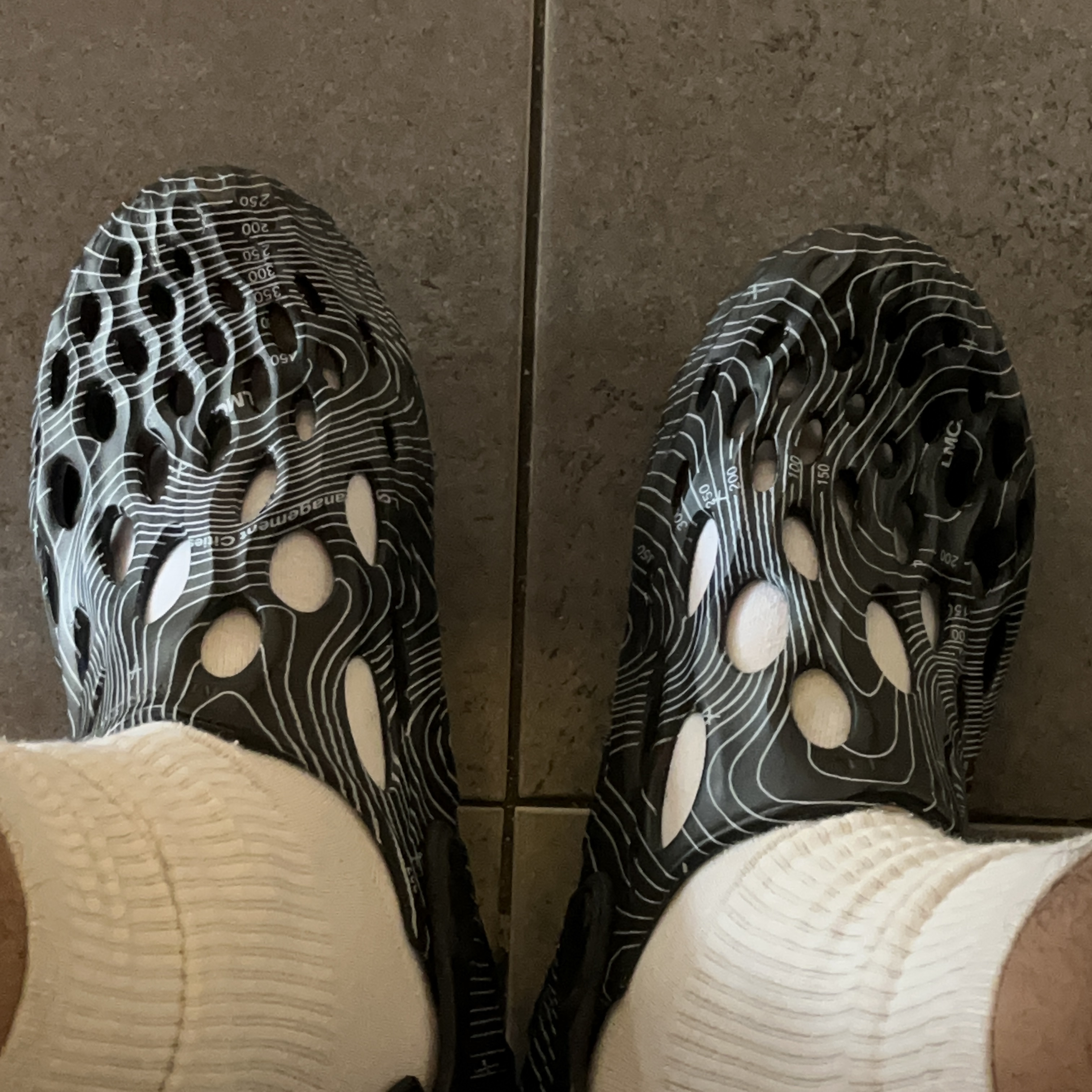 Merrell x LMC Hydro Moc Black 착용 스타일 - 2