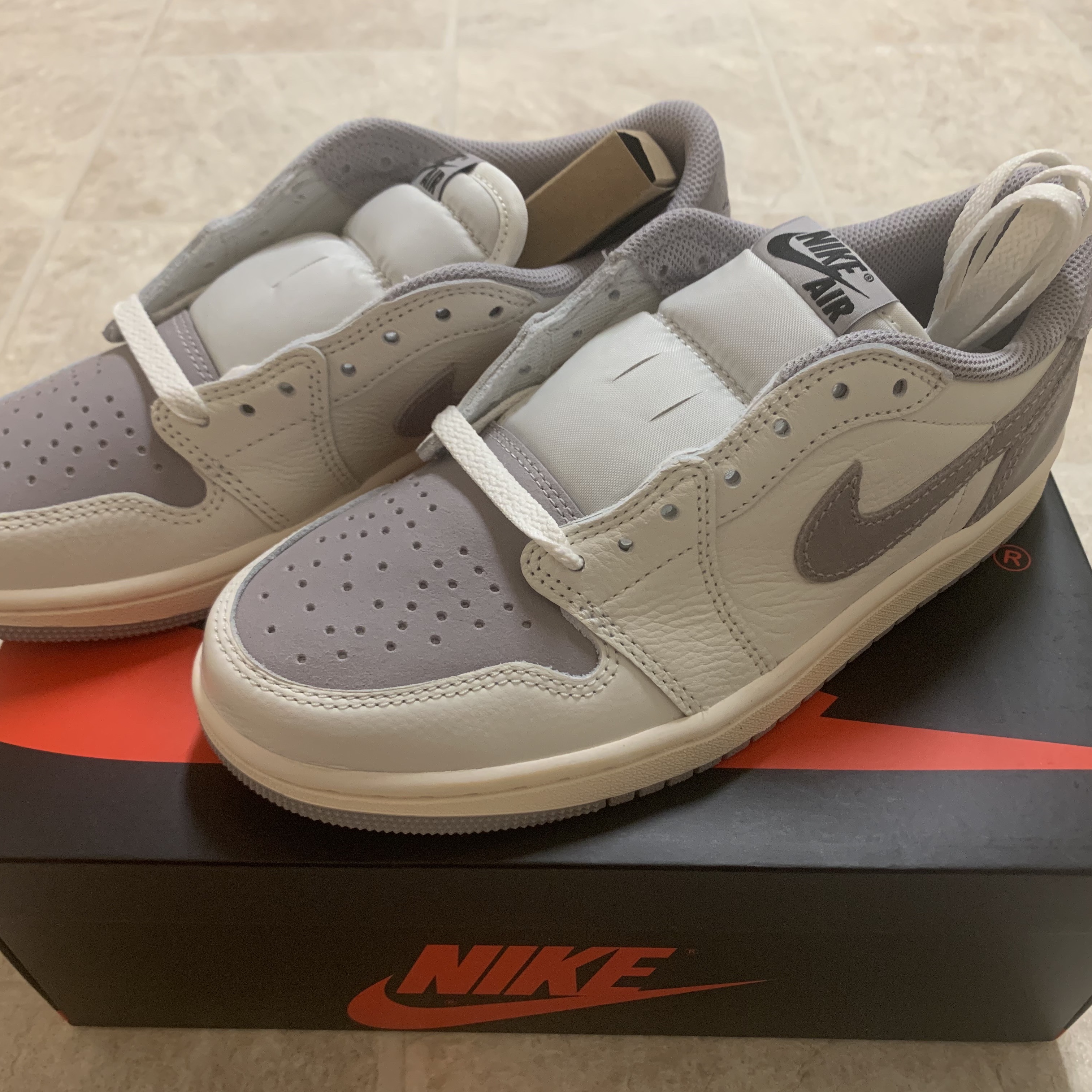 Jordan 1 Retro Low OG Atmosphere Grey 착용 스타일