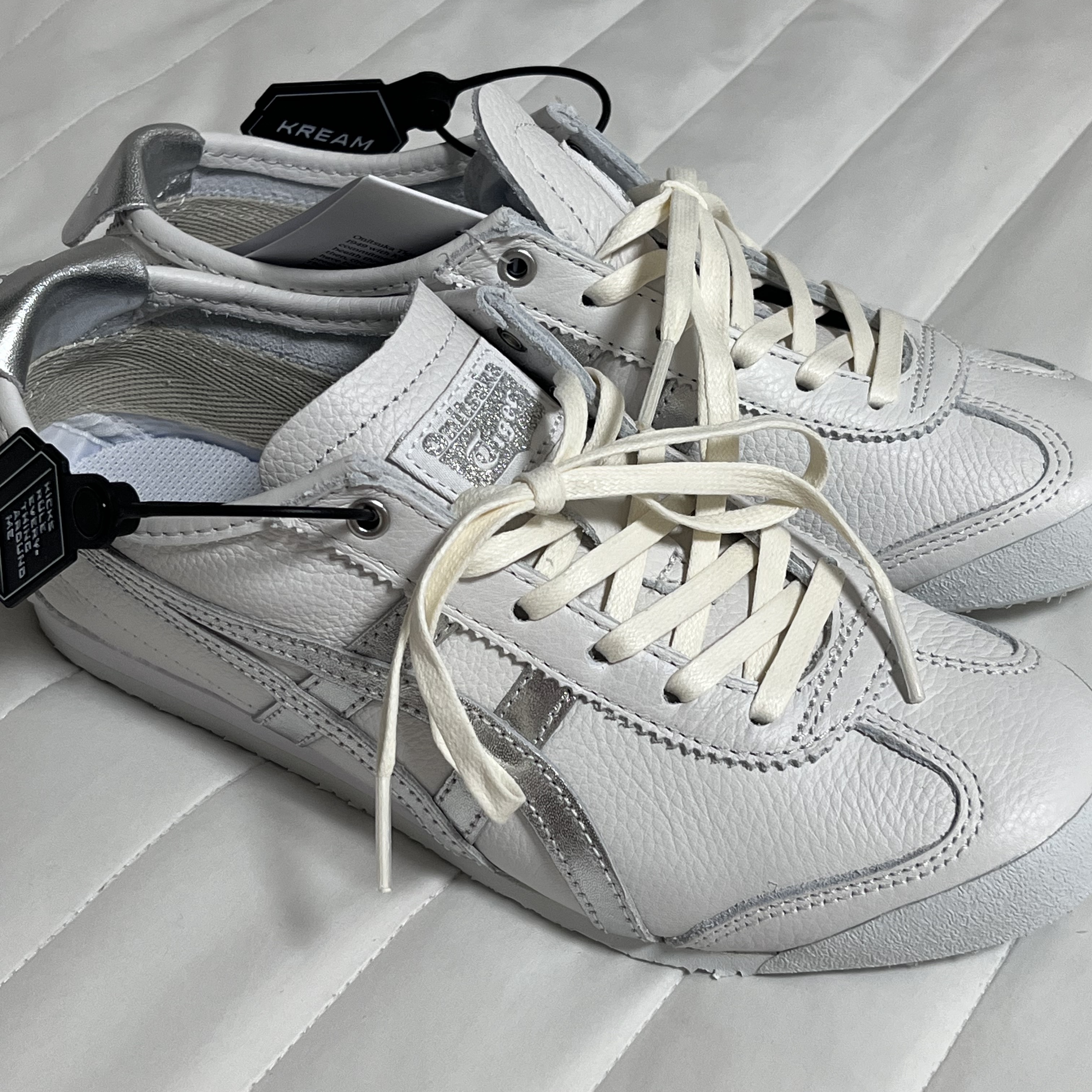 Onitsuka Tiger Mexico 66 White Silver 착용 스타일