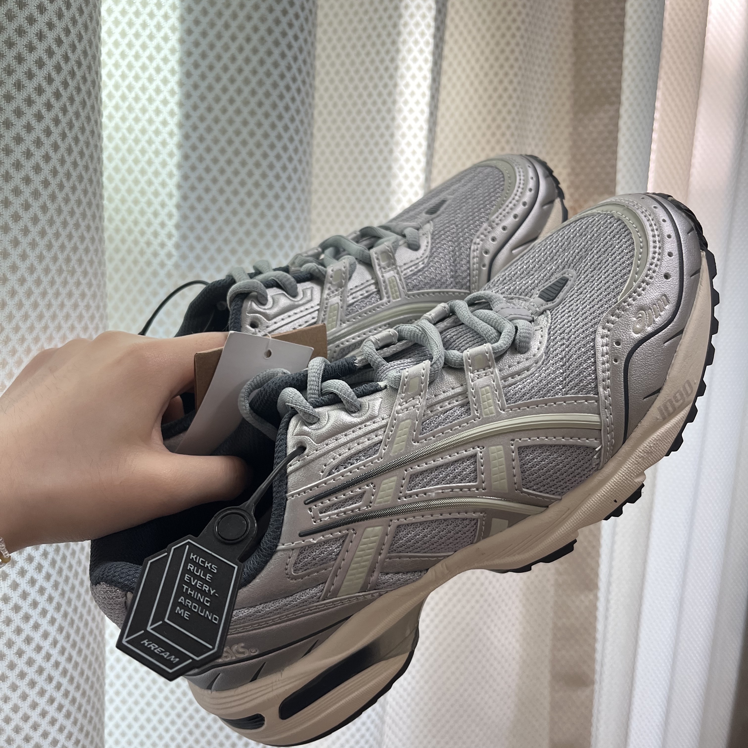 Asics Gel-1090 Piedmont Grey 착용 스타일