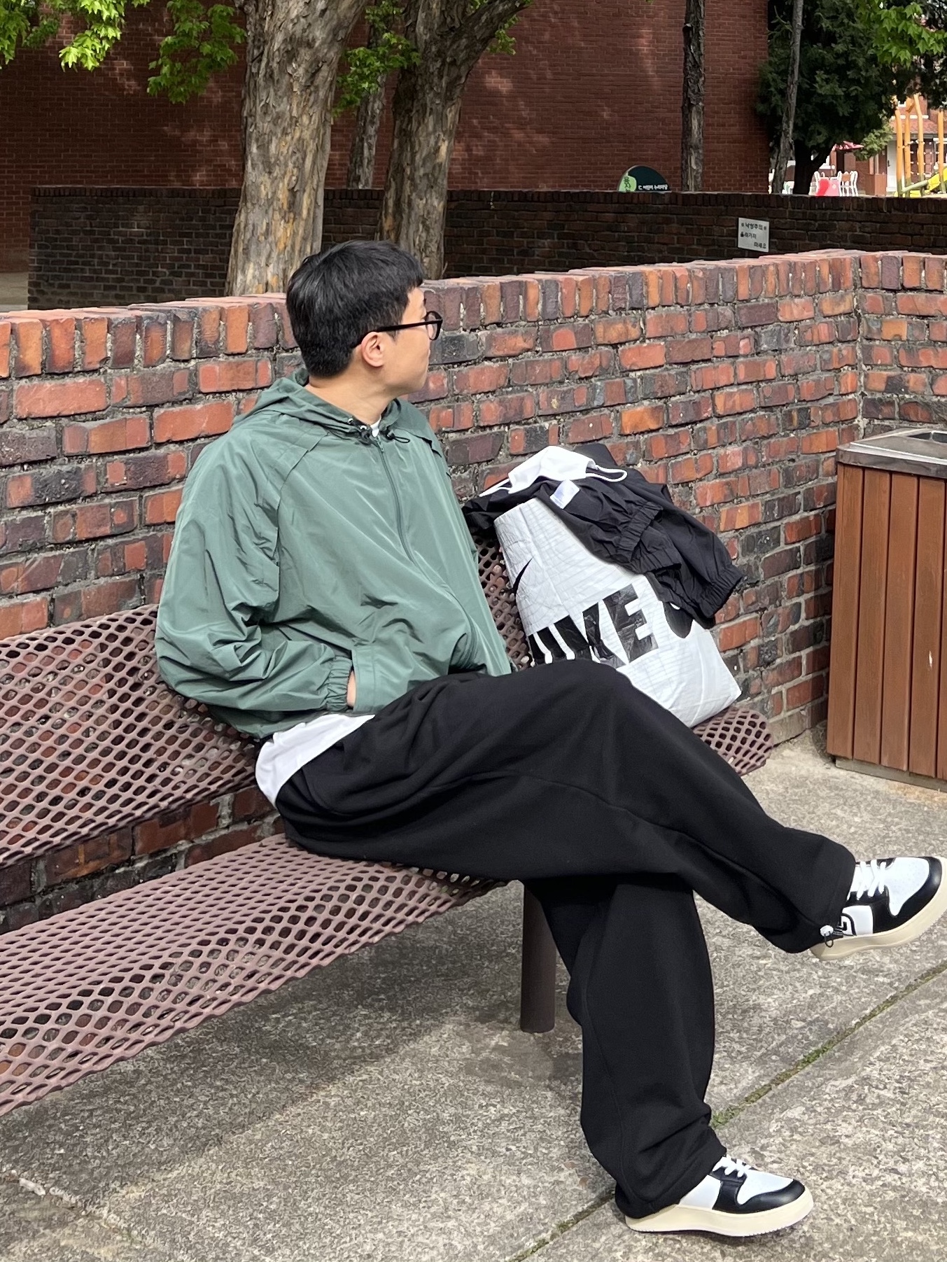 Nike Dunk Low Retro Black 착용 스타일 - 3