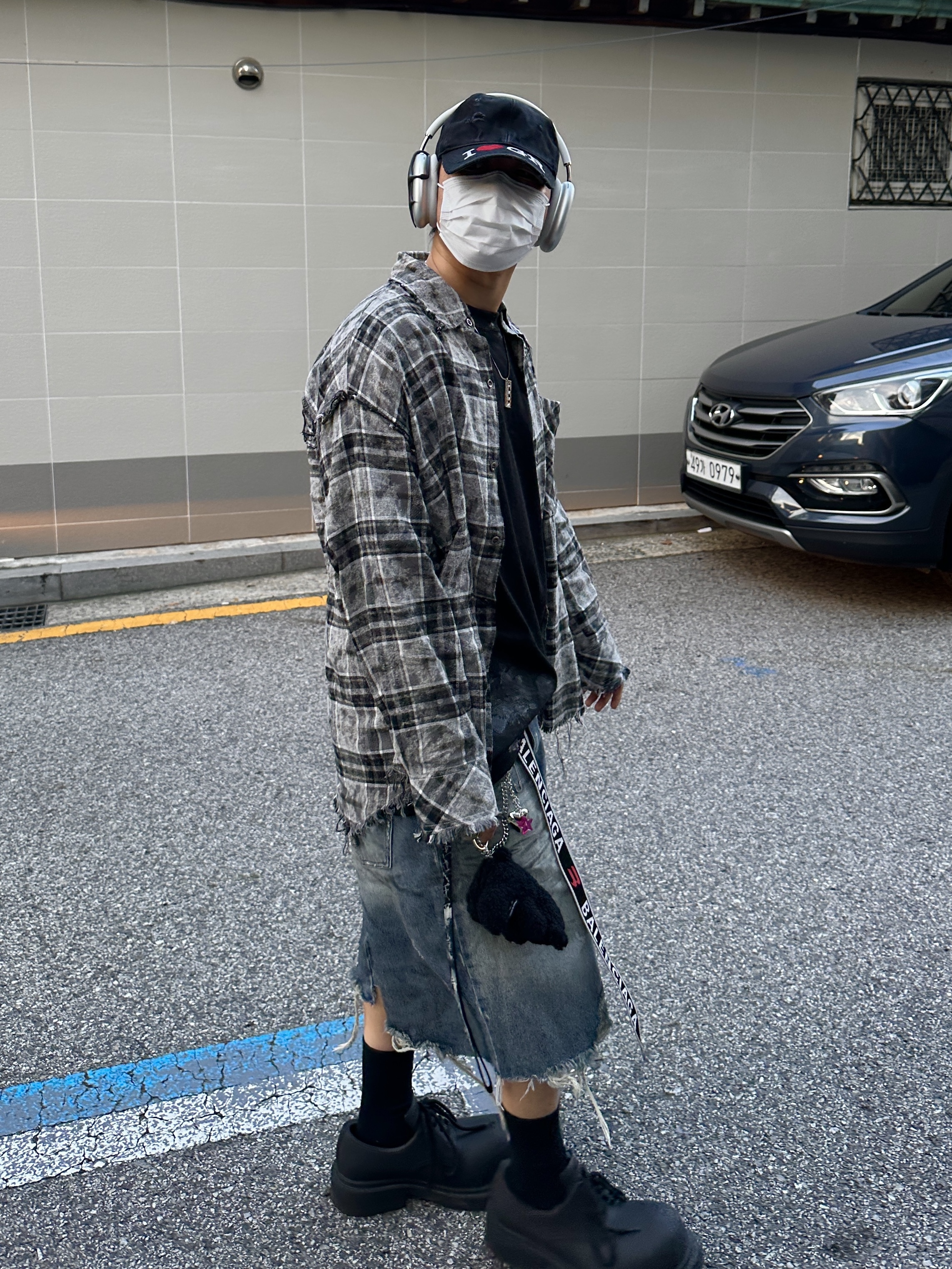 Project G/R Reworked Bermuda Shorts Blue, Project G/R I Love GR Cap Black - Haus of GR Exclusive 착용 스타일 - 3