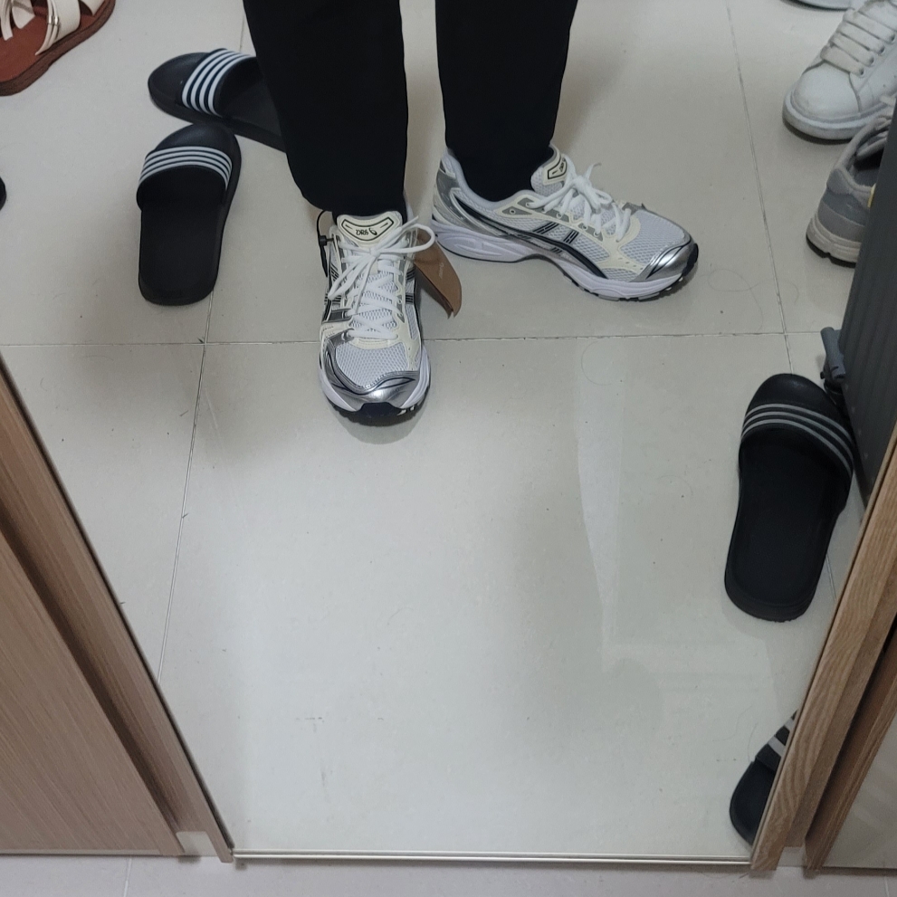 (W) Asics Gel-Kayano 14 White Midnight 착용 스타일