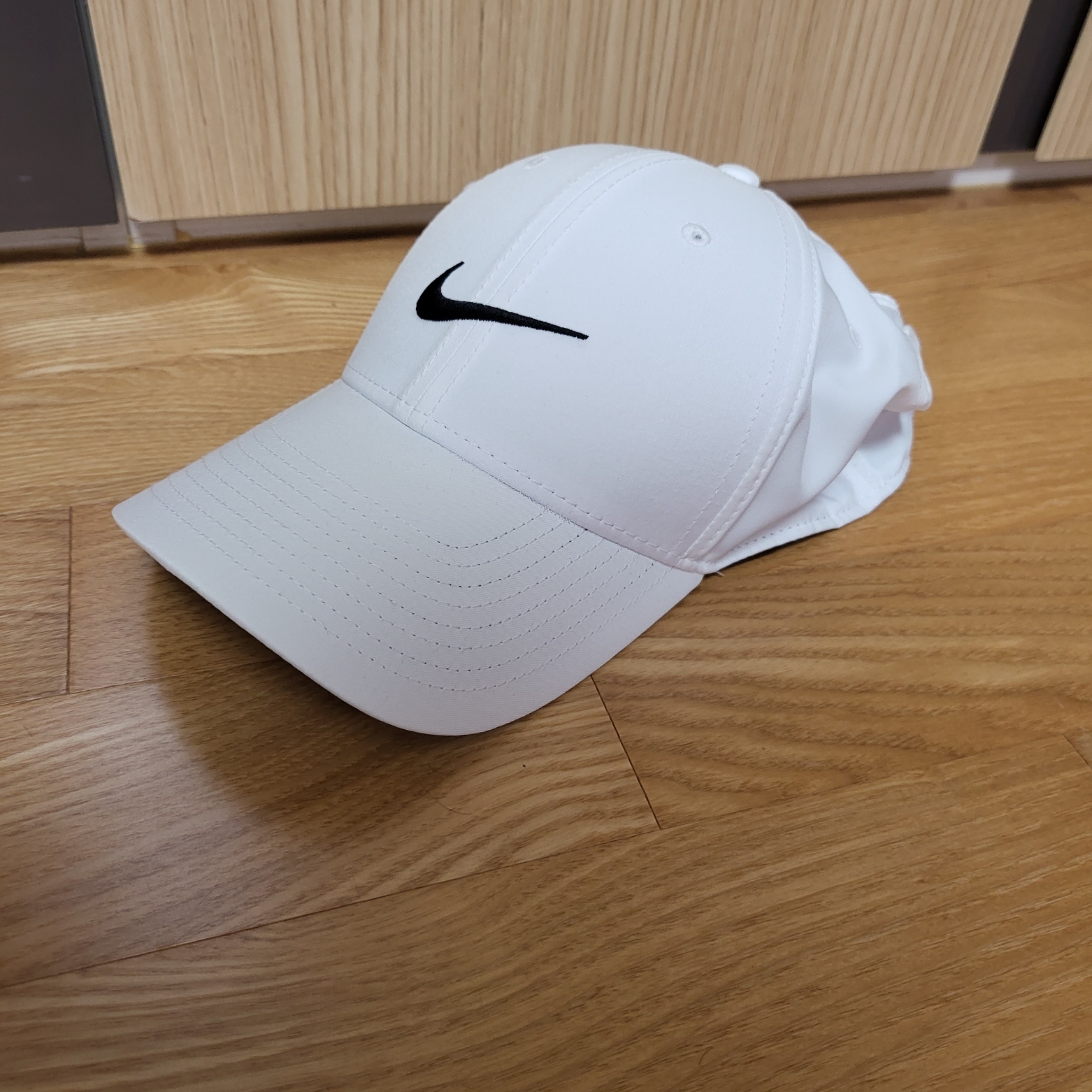 Nike Dri-Fit Legacy 91 Golf Cap White 착용 스타일