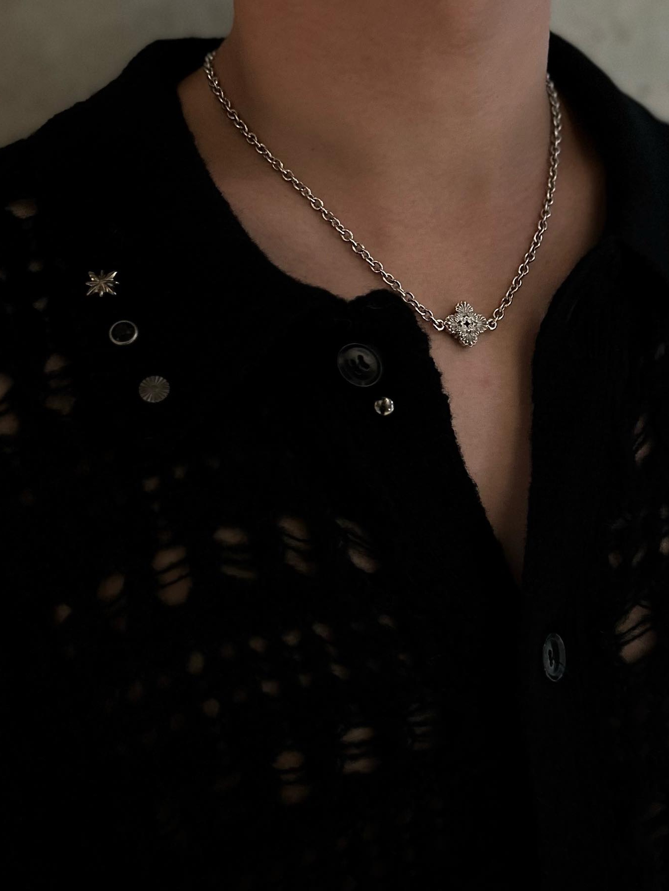 Scudo Shell Point Plain Necklace Extrabold 착용 스타일 - 1