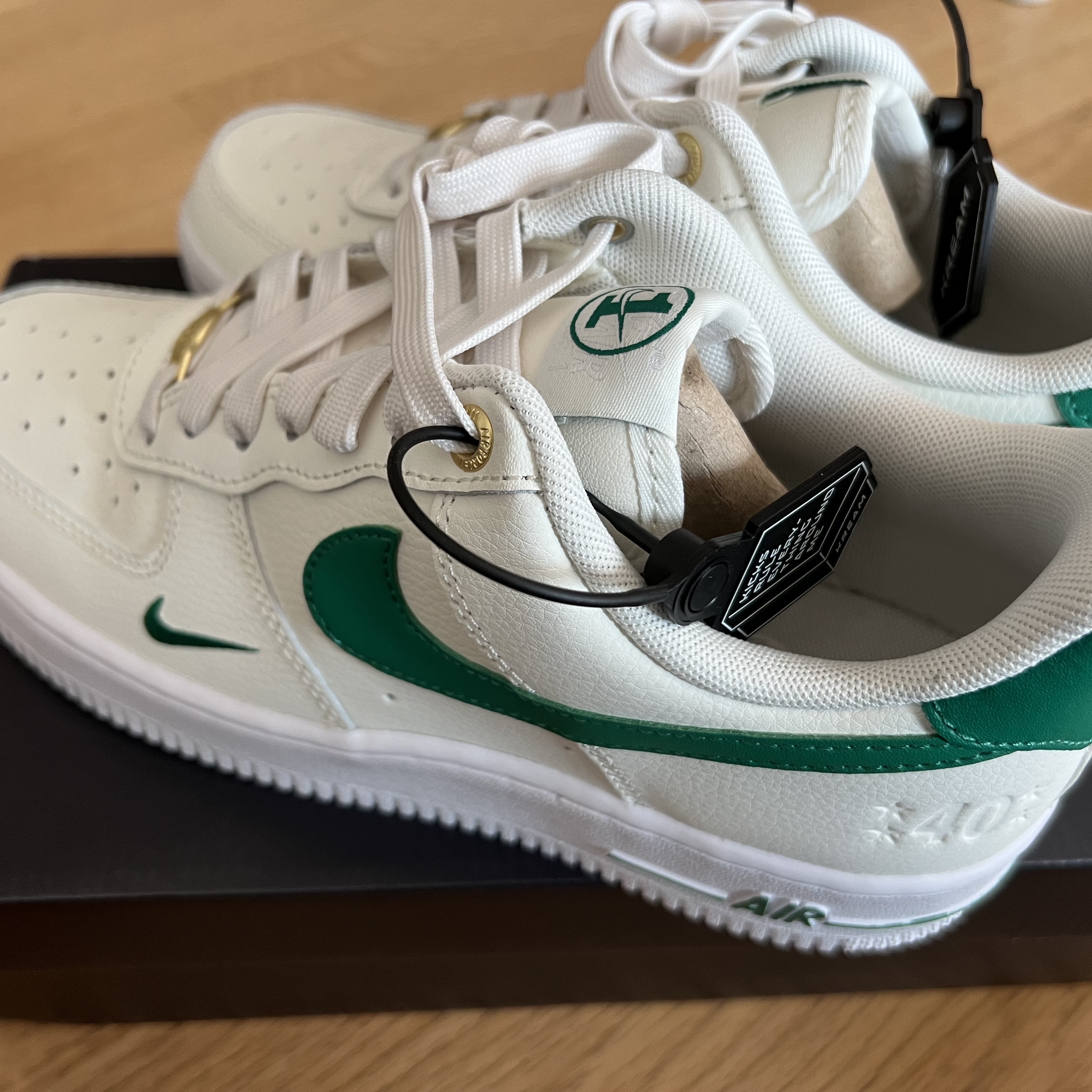 (W) Nike Air Force 1 '07 SE 40th Anniversary Join Forces Sail Malachite 착용 스타일