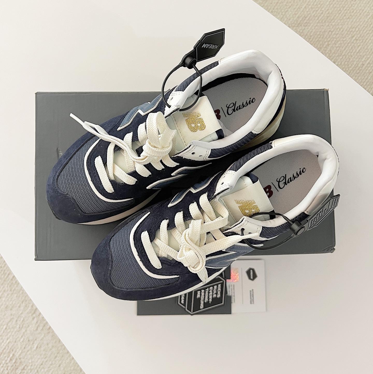 New Balance 574 Legacy Navy 착용 스타일 - 3