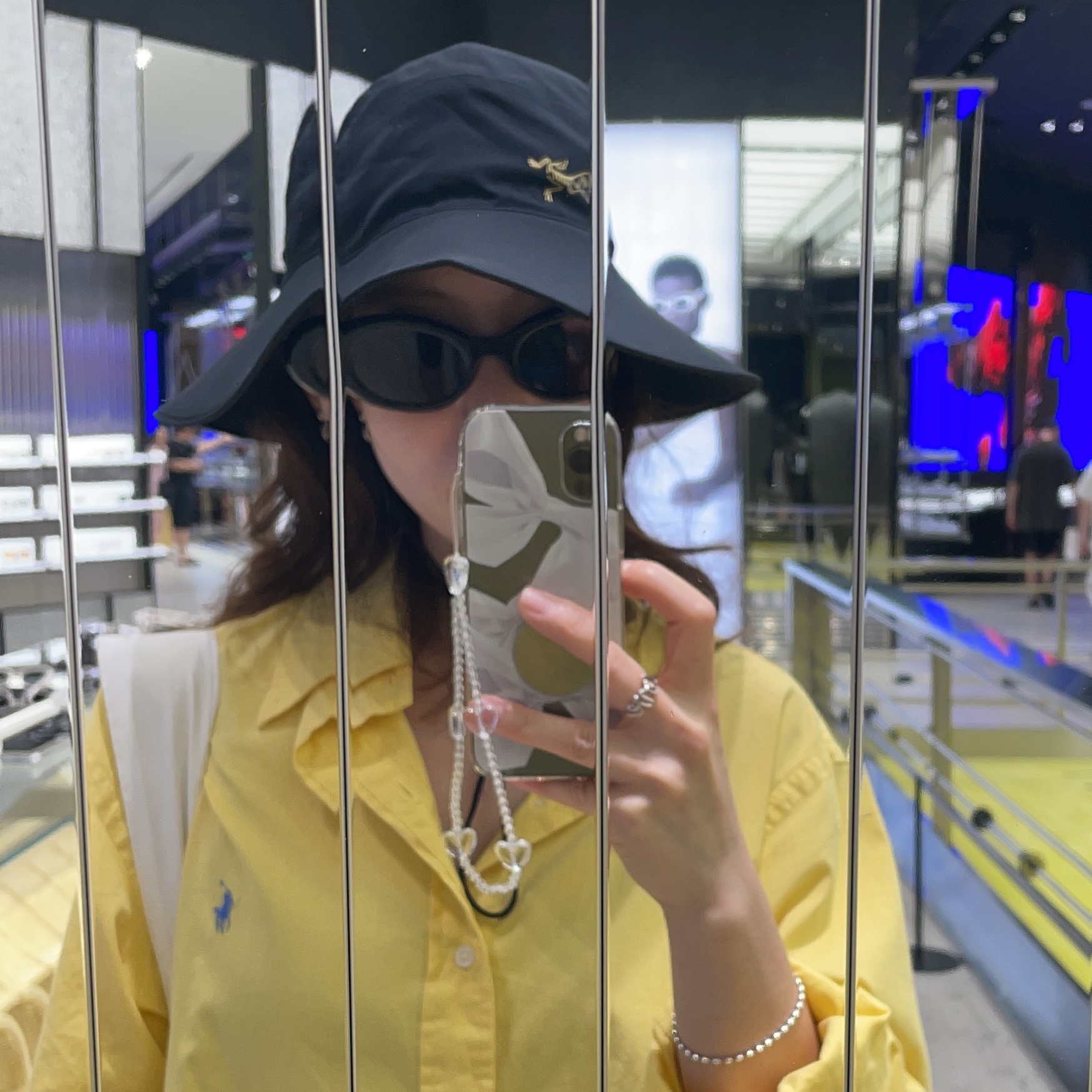 Arc'teryx Sinsola Hat 24K Black, Gentle Monster x Maison Margiela MM005 Black Black 착용 스타일