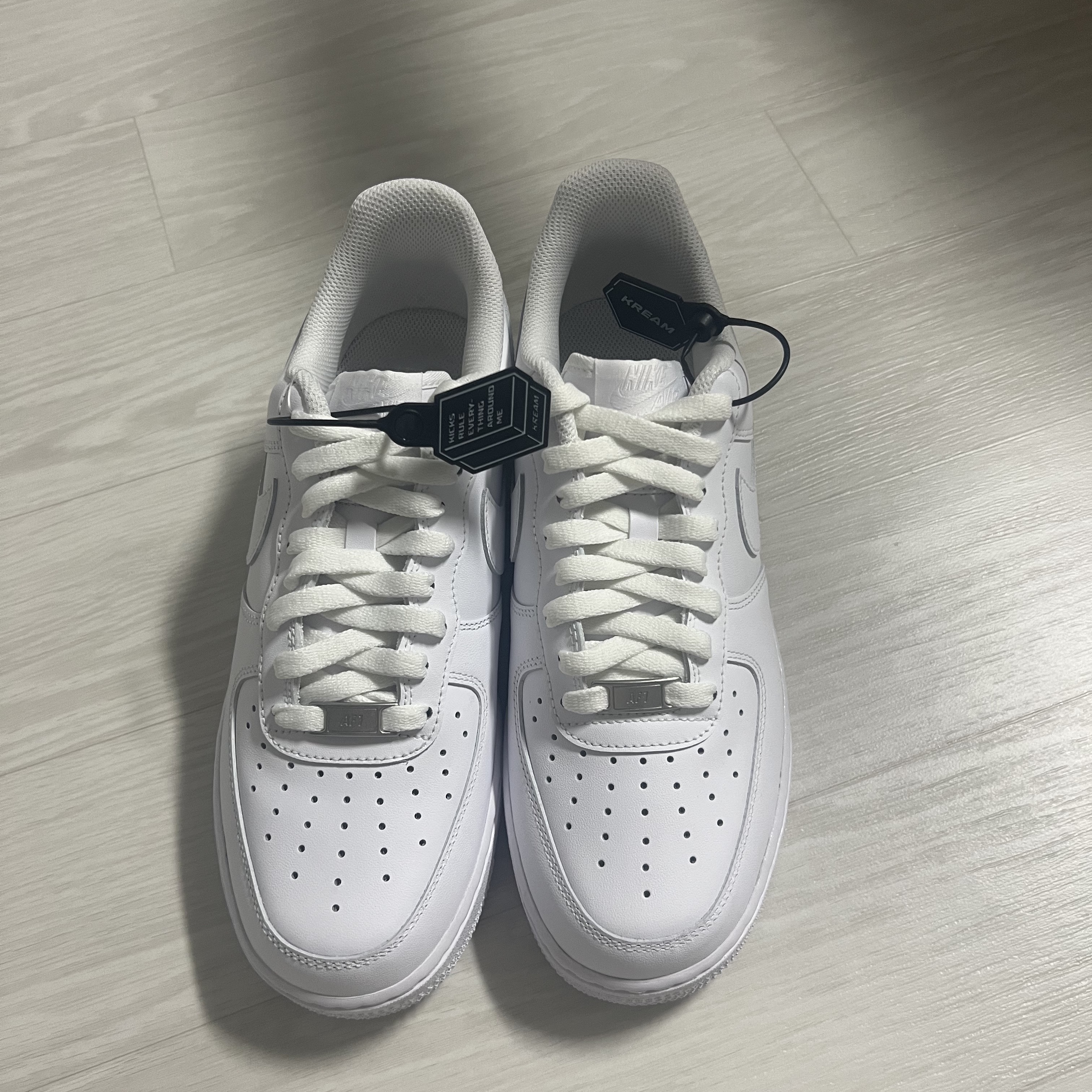 Nike Air Force 1 '07 Low White 착용 스타일 - 1