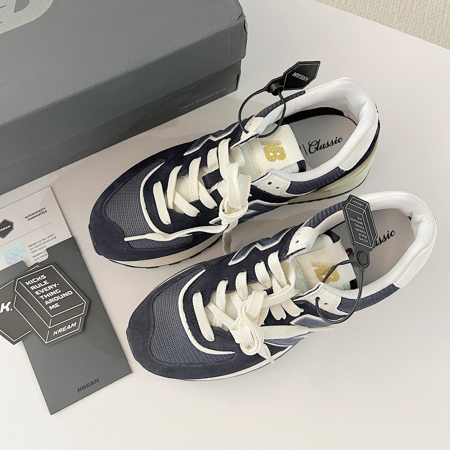 New Balance 574 Legacy Navy 착용 스타일 - 1