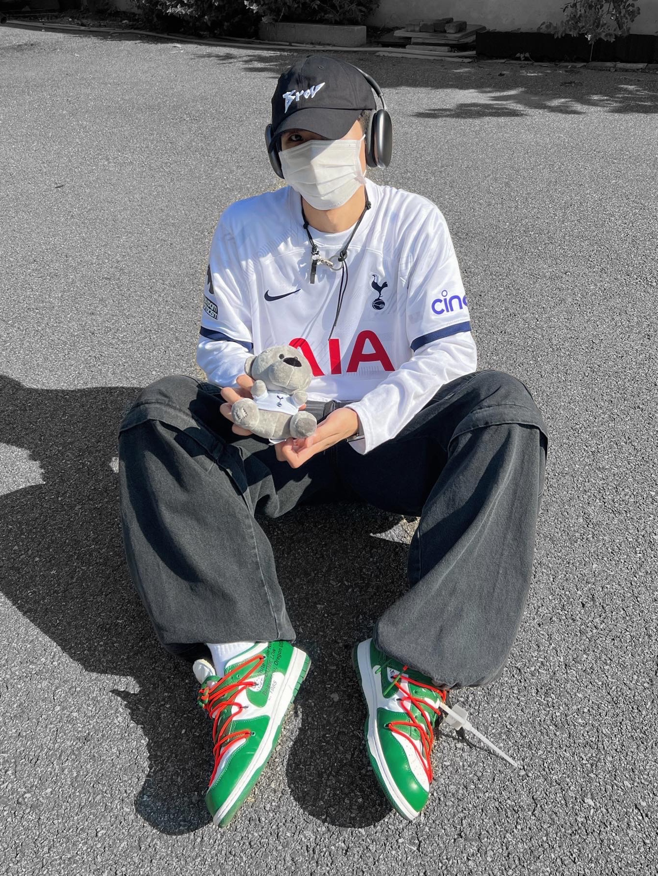 Nike Tottenham Hotspur 2023/24 Dri-Fit Stadium Home Jersey White (Non Marking Ver.), Our Legacy Ladon Leather Keychain Black 착용 스타일 - 3