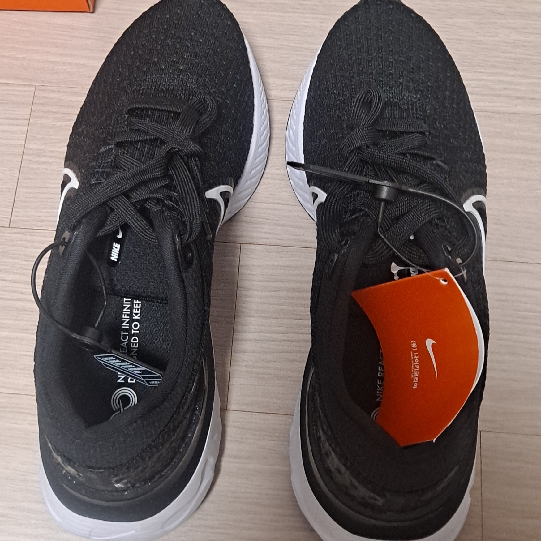Nike React Infinity Run Flyknit 3 Black White 착용 스타일 - 2