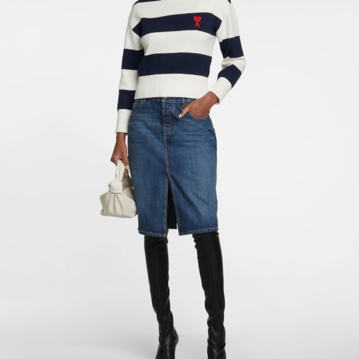 AMI de Coeur Sweater with Rugby Stripes Nautic Blue Natural White 착용 스타일
