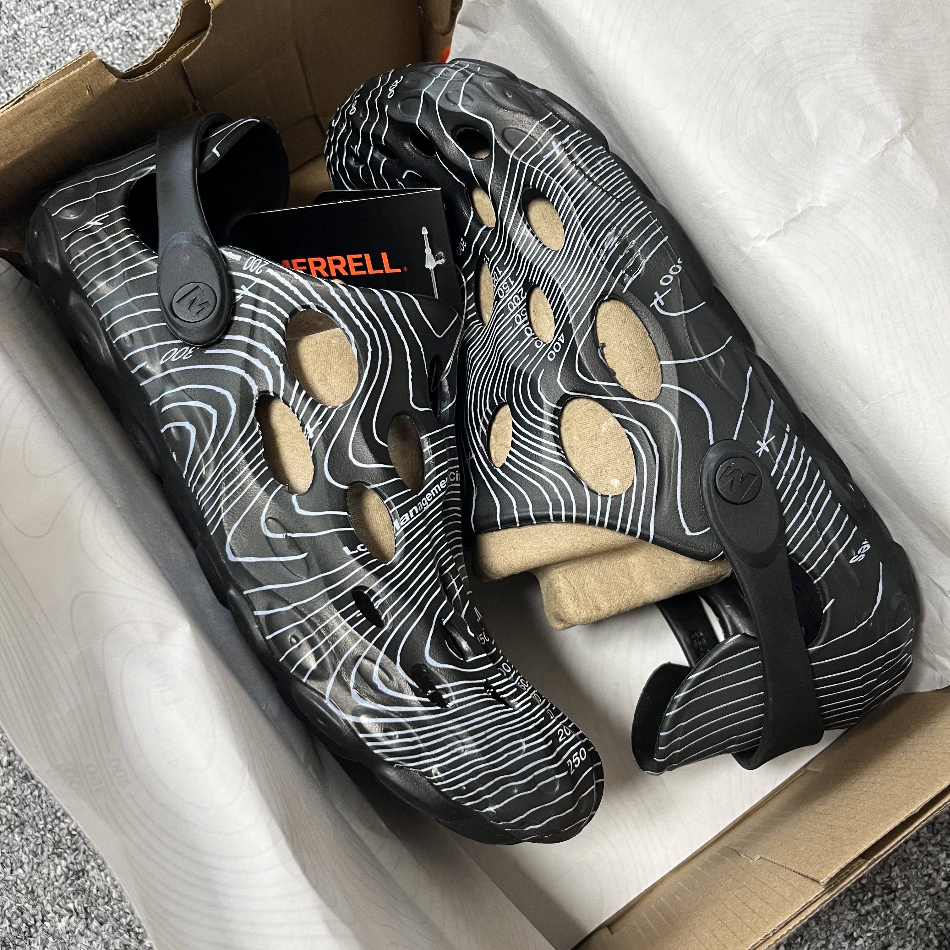 Merrell x LMC Hydro Moc Black 착용 스타일 - 1