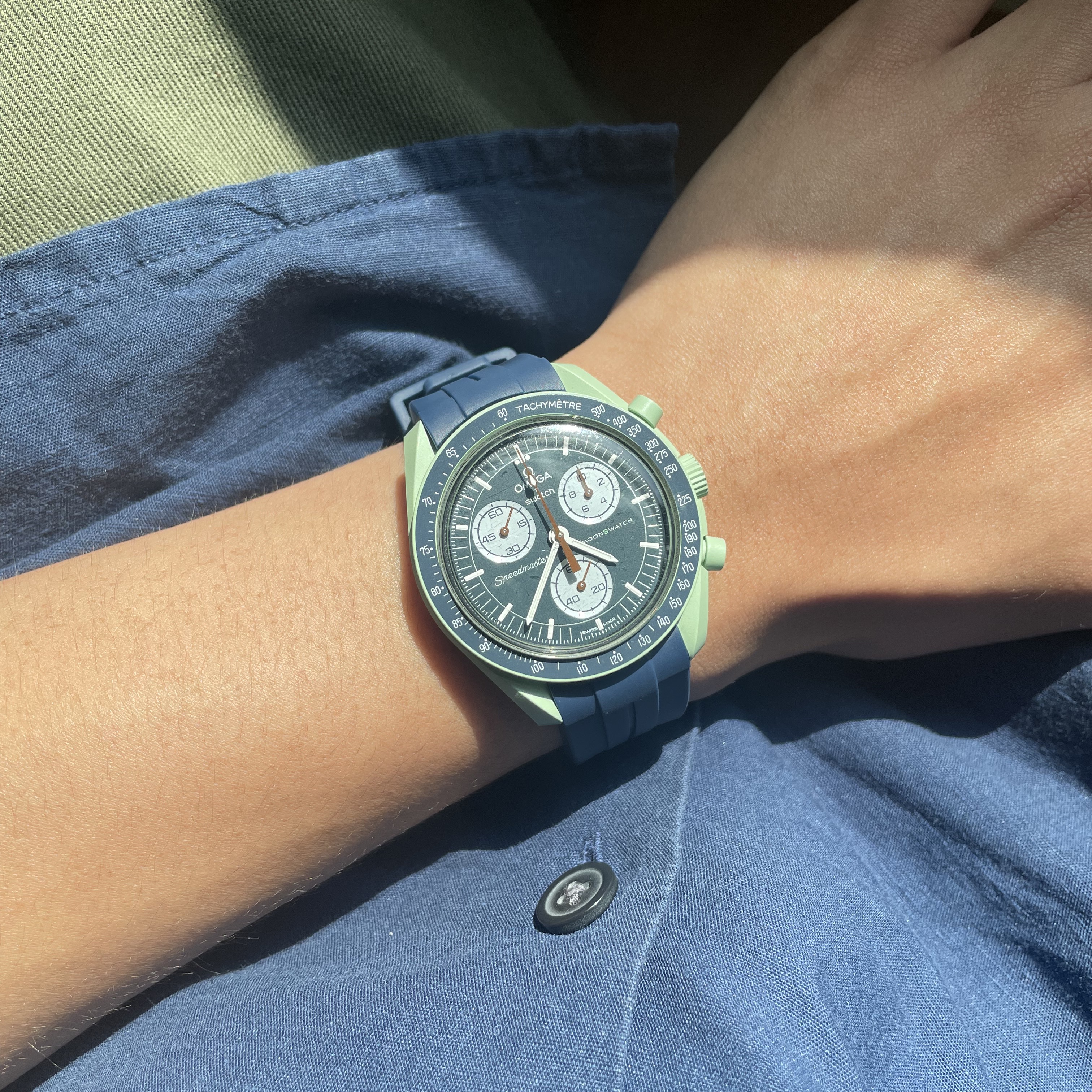 Swatch x Omega Bioceramic MoonSwatch Mission On Earth 착용 스타일
