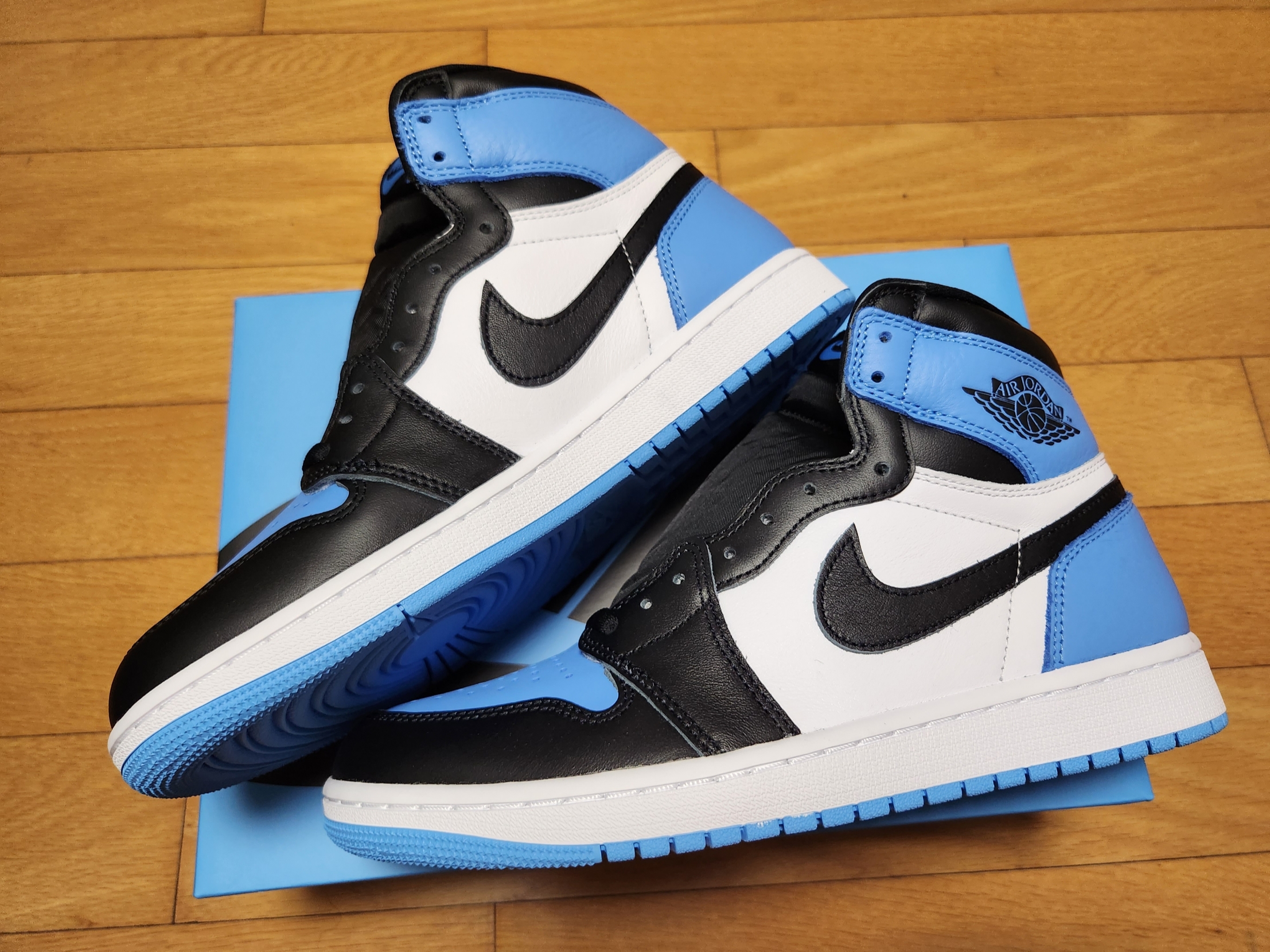 Jordan 1 Retro High OG University Blue 착용 스타일