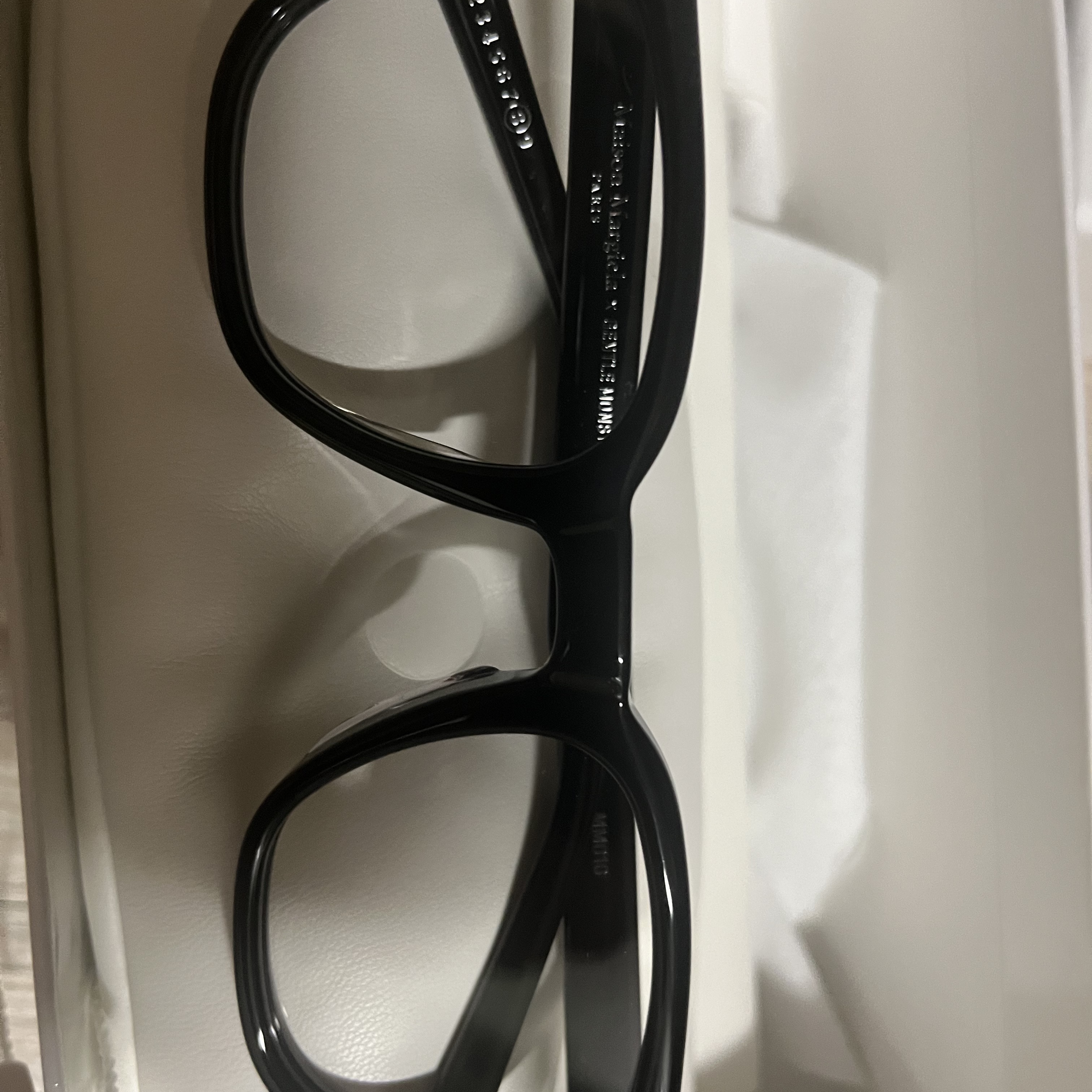 Gentle Monster x Maison Margiela MM010 Clear Black 착용 스타일
