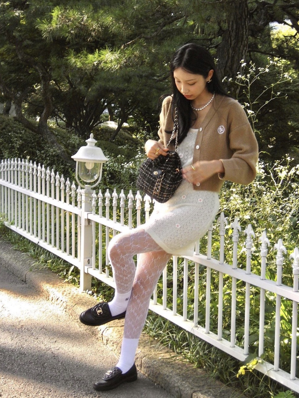(W) Chanel Loafers Lambskin & Gold Black 착용 스타일