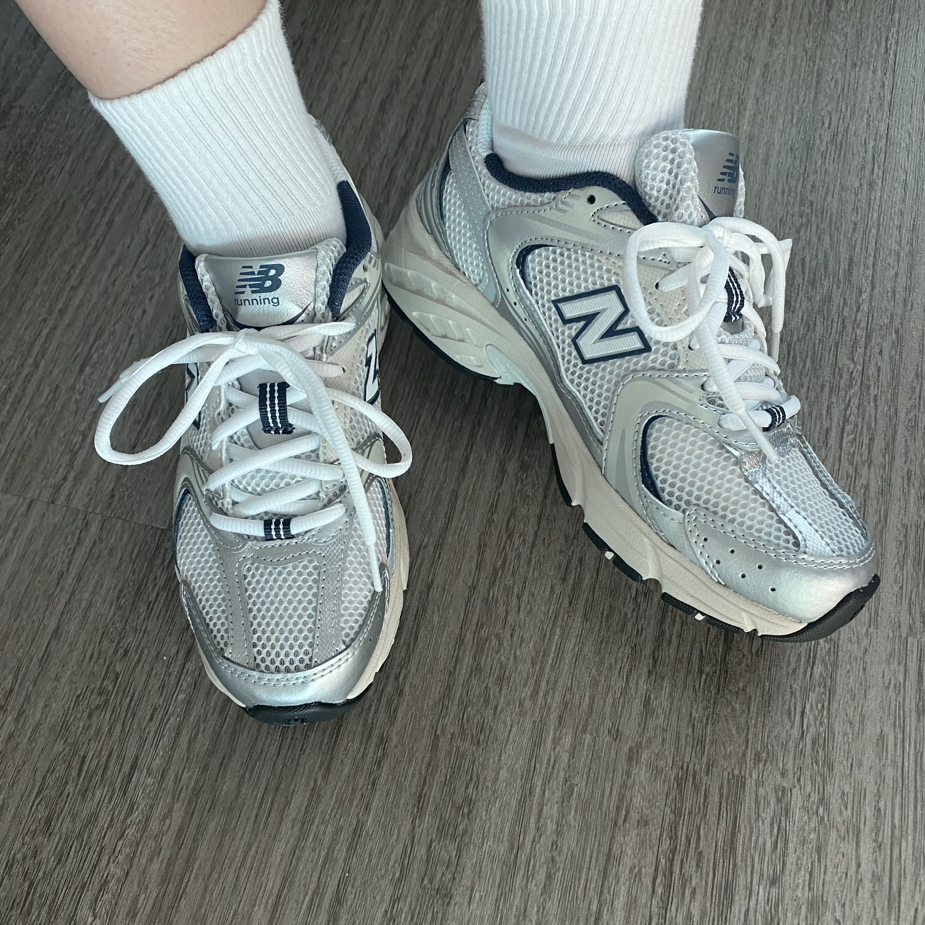 New Balance 530 Steel Grey 착용 스타일