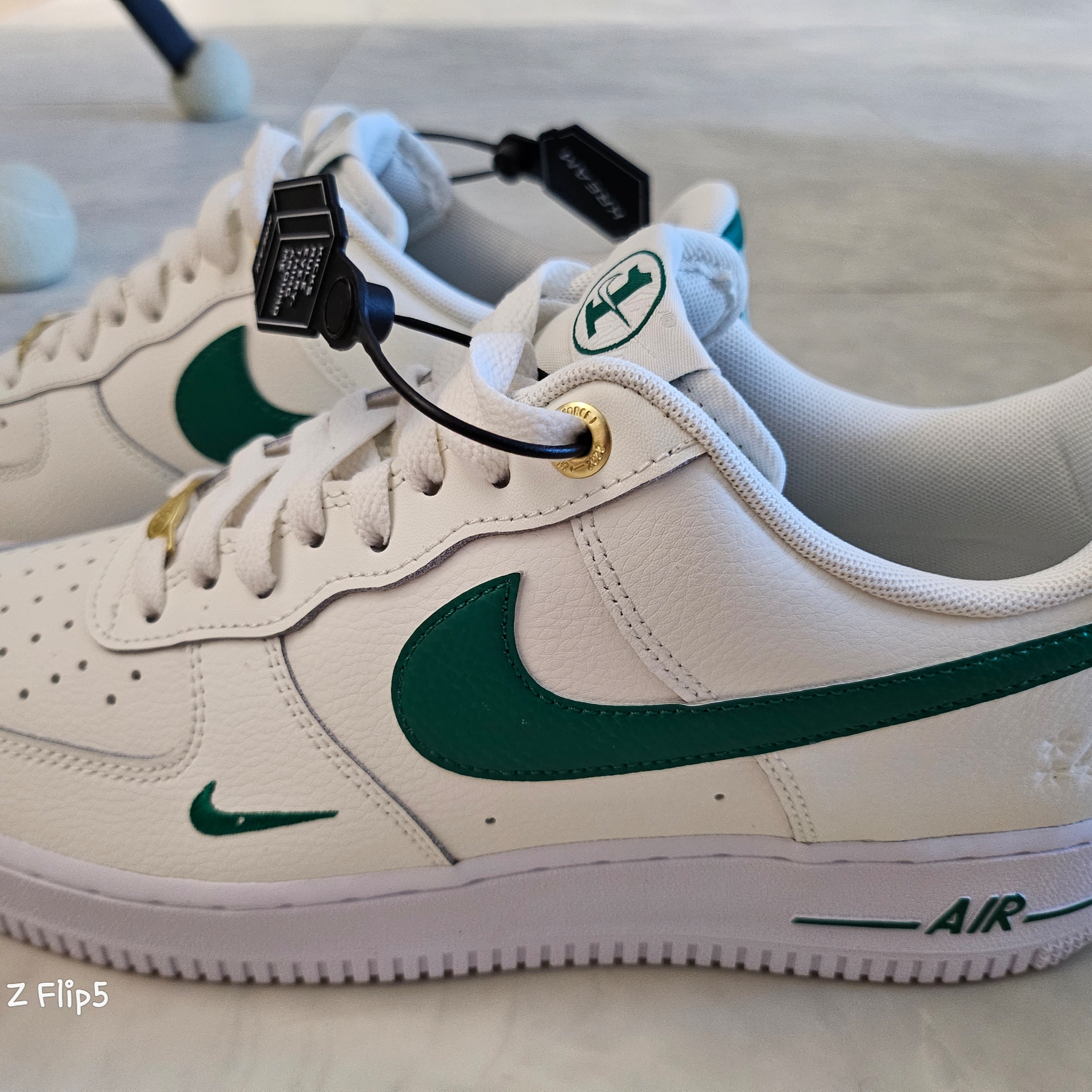 Nike Air Force 1 '07 LV8 40th Anniversary Join Forces Sail Malachite 착용 스타일 - 2