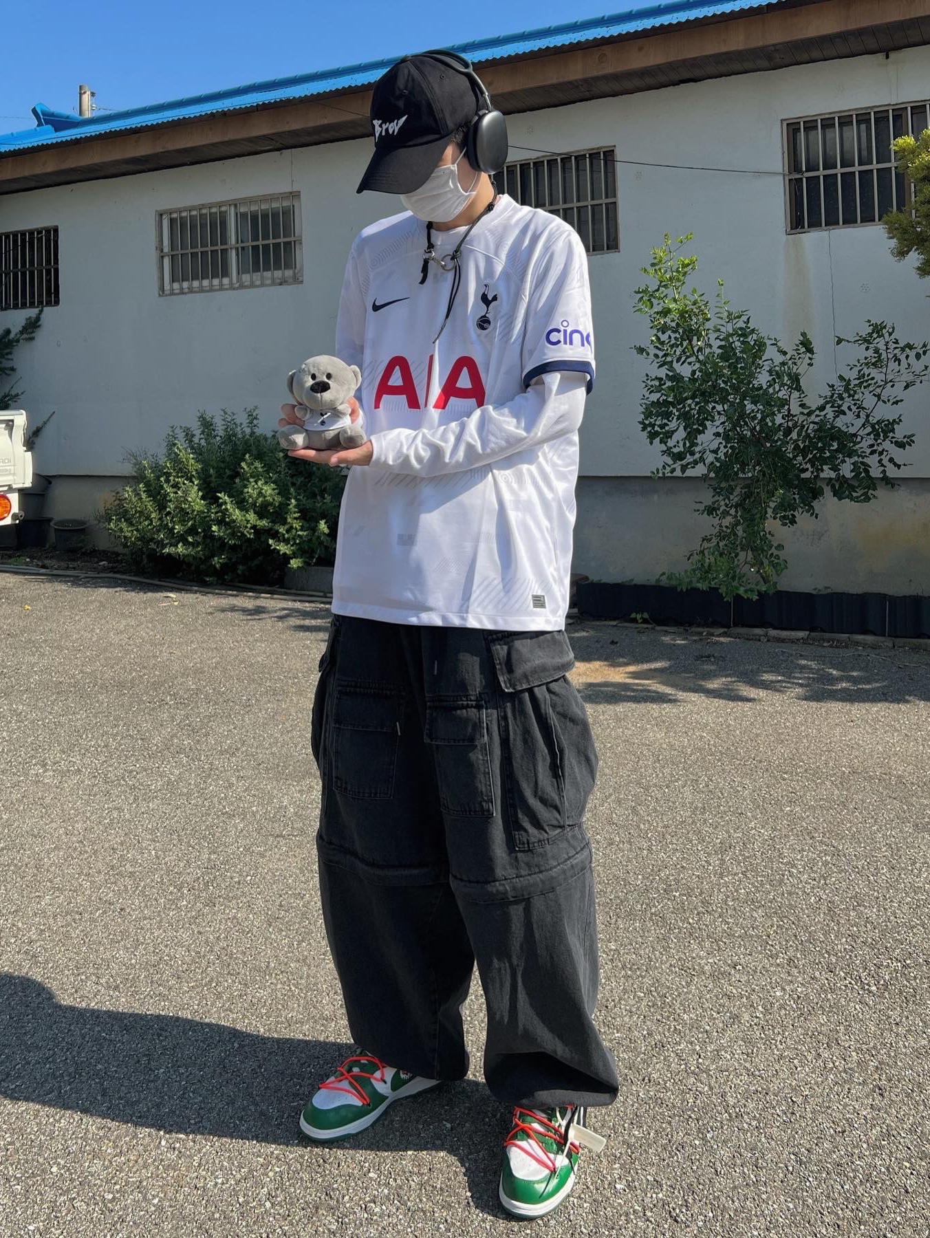 Nike Tottenham Hotspur 2023/24 Dri-Fit Stadium Home Jersey White (Non Marking Ver.), Our Legacy Ladon Leather Keychain Black 착용 스타일 - 2