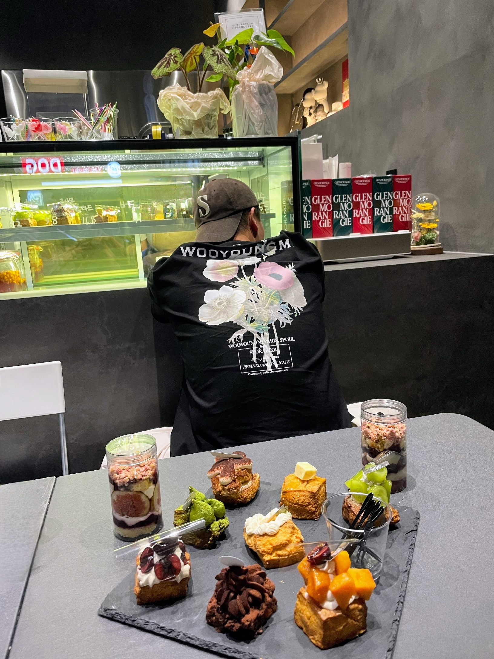 Wooyoungmi Flower Print Back Logo T-Shirt Black - 23FW 착용 스타일