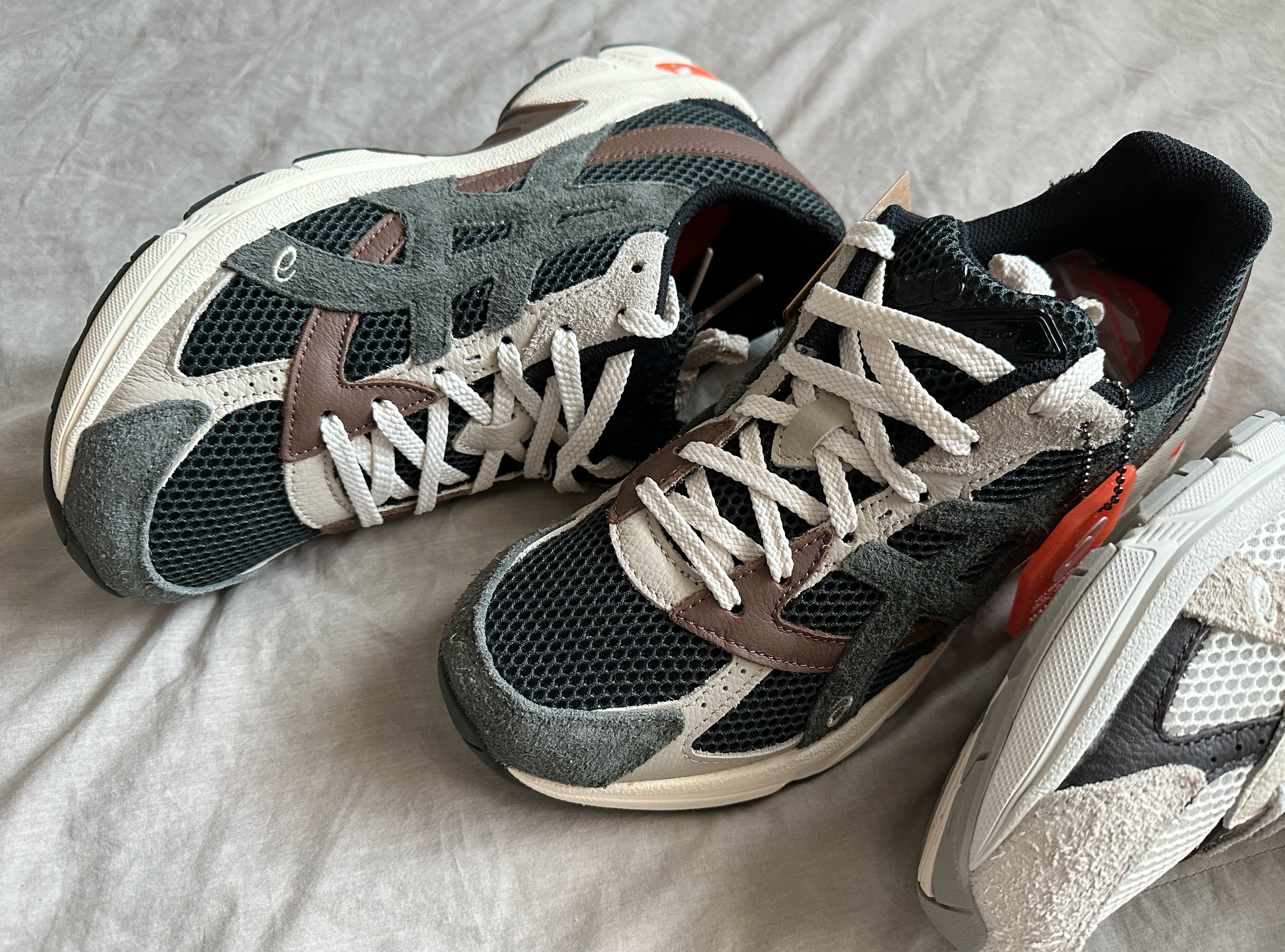 Asics x Hal Studios Gel-1130 MK-III Glacier, Asics x Hal Studios Gel-1130 MK-II Forest 착용 스타일 - 4
